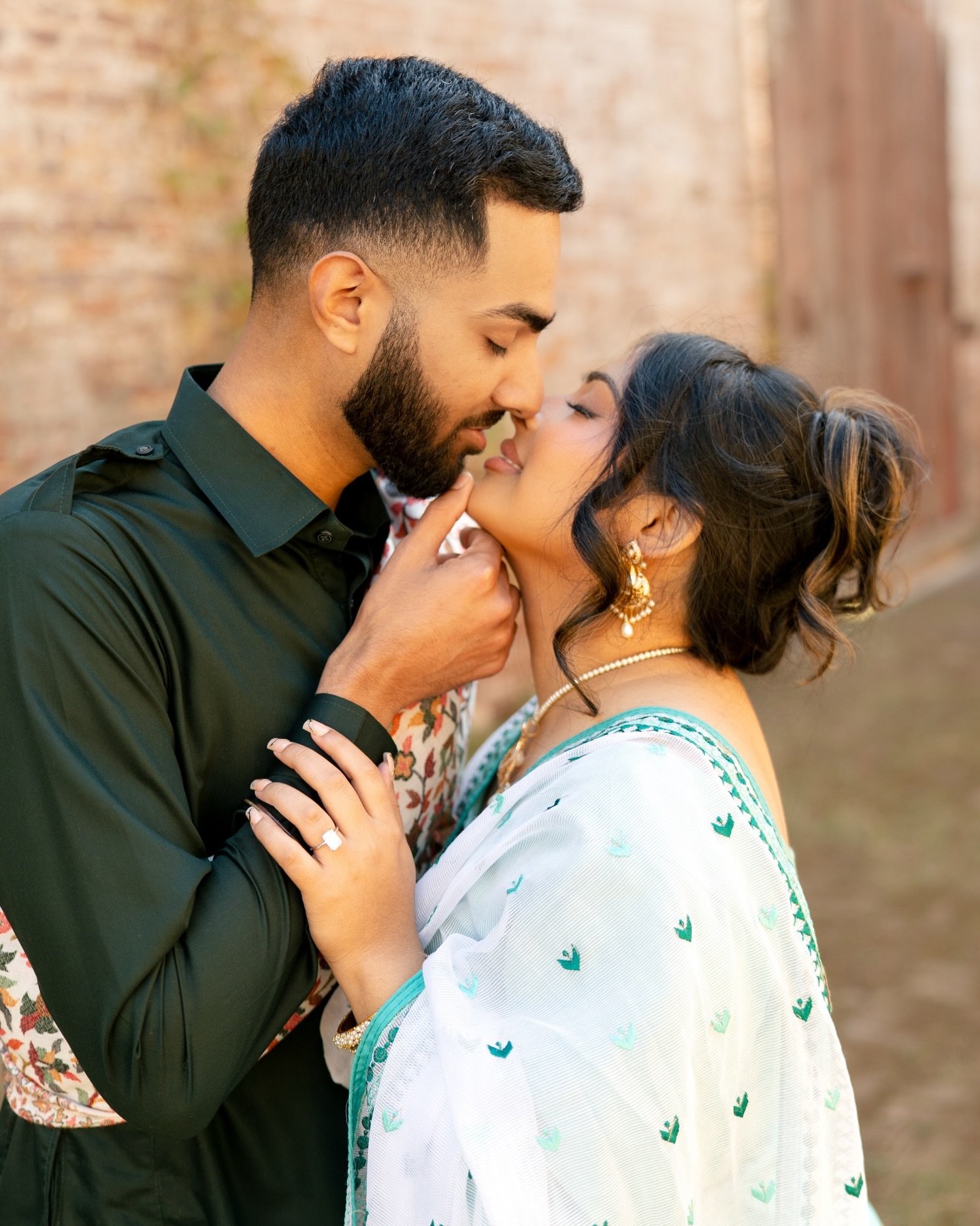 In case you didn&rsquo;t get enough of Davina &amp; Jas earlier this week, here&rsquo;s more ✨

Vendors: 
Planner: @envievents_ 
HMUA: @bogartbeauty 
Content Creator: @huflights 
Venue: @thegoatfarm 

Fall South Asian Atlanta engagement session #atla