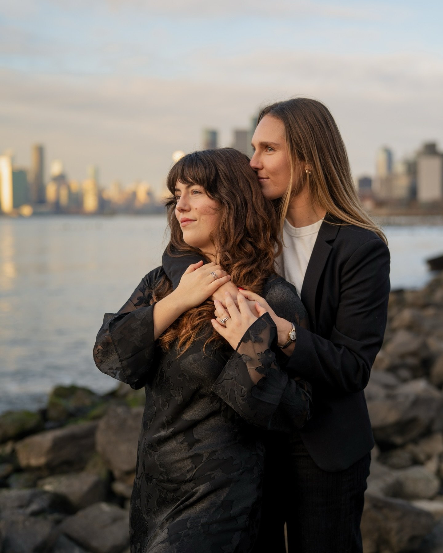Sneak peeks from Reilly &amp; Rose&rsquo;s perfect sunset session at Charlotte Beach in Brooklyn 🌇