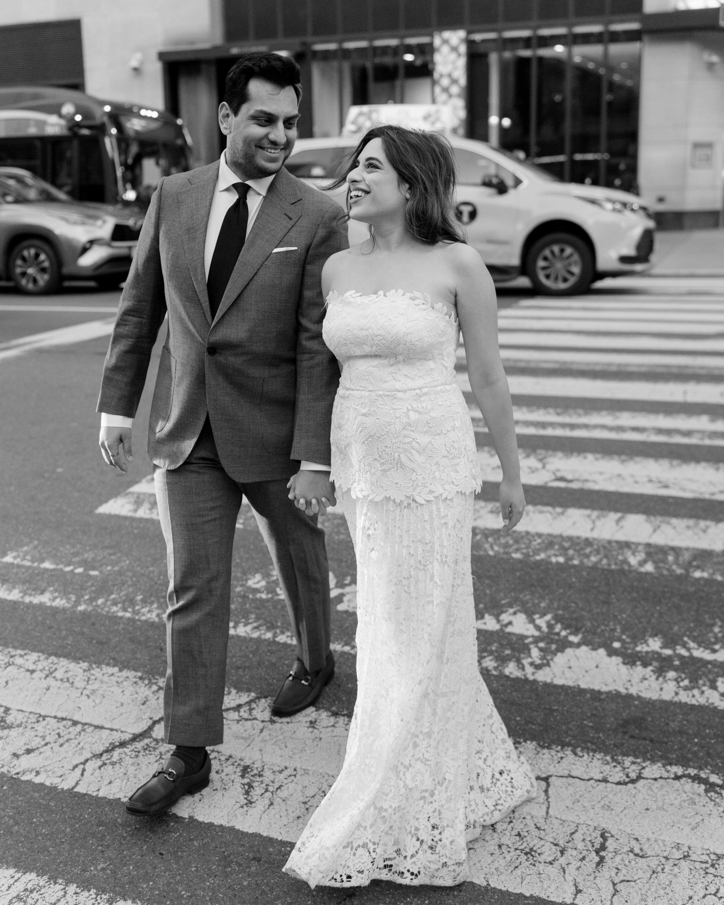 Sneak peeks from Annie &amp; Milan&rsquo;s engagement session at the New York public Library ~ which is one of my favorite spots to take engagement photos in NYC especially in the winter when it&rsquo;s cold📚

#nycengagement #nypl #nycphotographer
