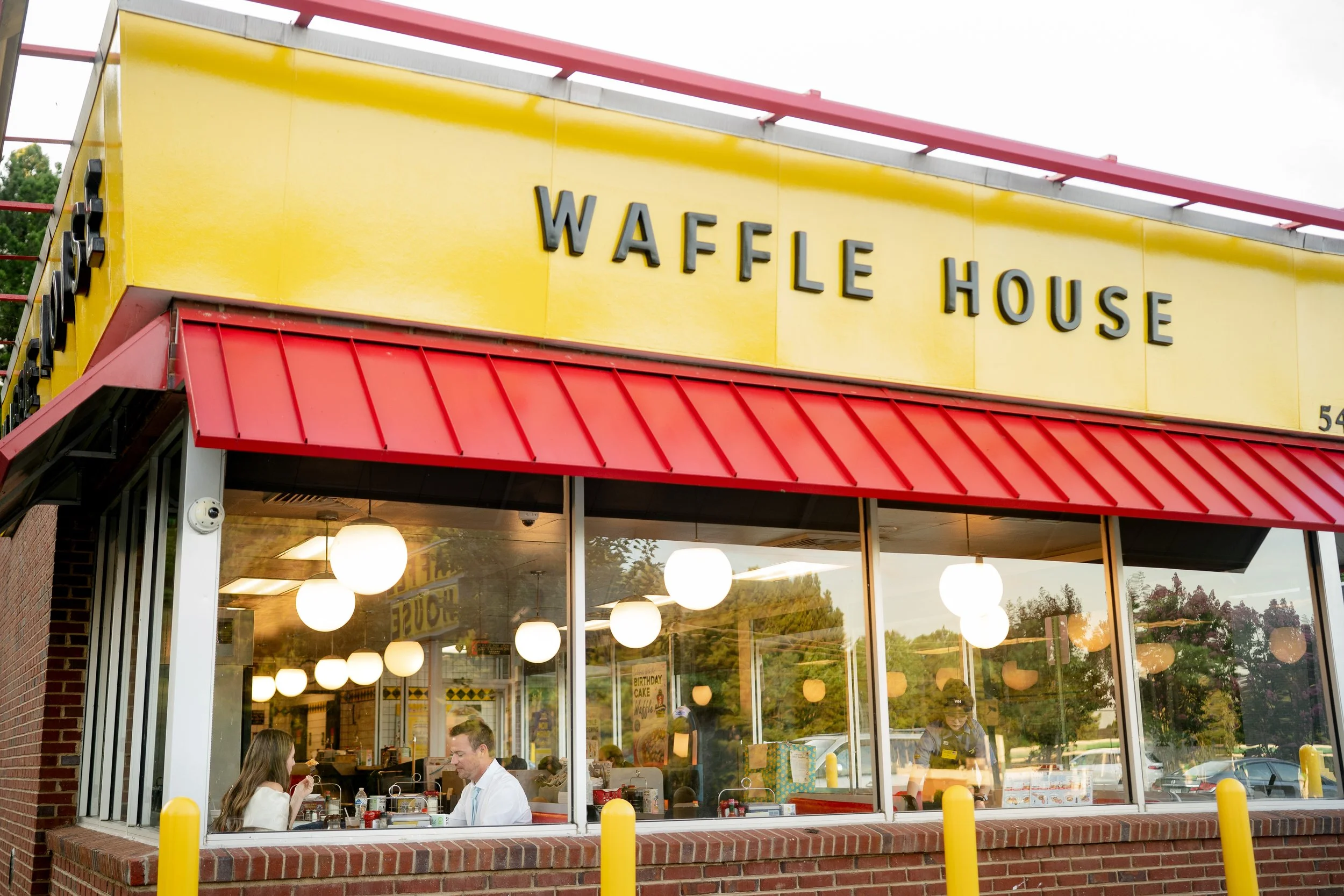 AuroraPhotography_JuliaDustin_WaffleHouse-56.jpg