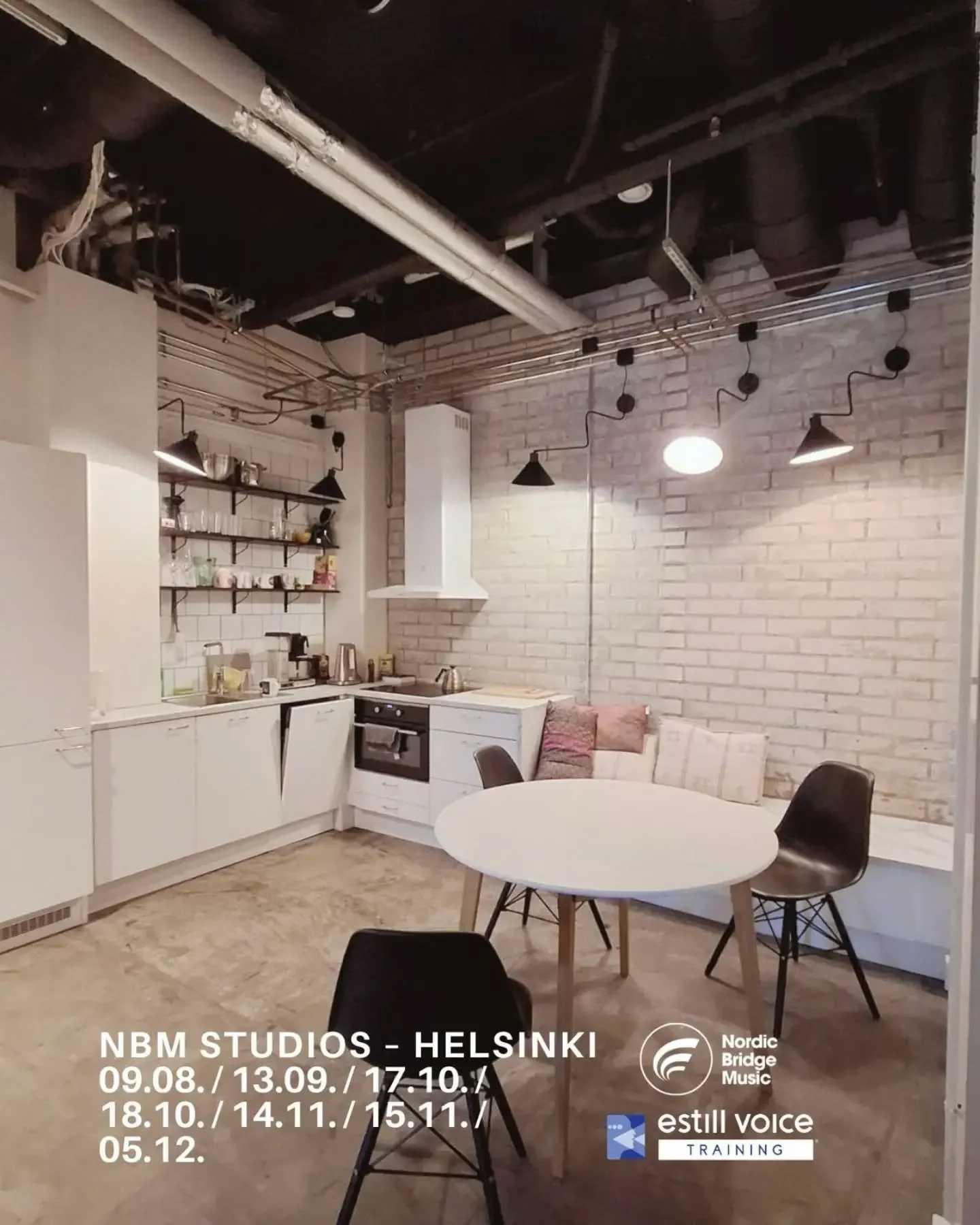 Aloitan elokuussa&nbsp;Nordic Bridge Music Studiosin luovan yhteis&ouml;n j&auml;senen&auml; Herttoniemess&auml; 🫶🎶 &Auml;&auml;nieristetty studioty&ouml;tilani NBM:ll&auml; soveltuu 1:1-ohjaukseen, pienryhm&auml;ty&ouml;skentelyyn ja et&auml;opetu