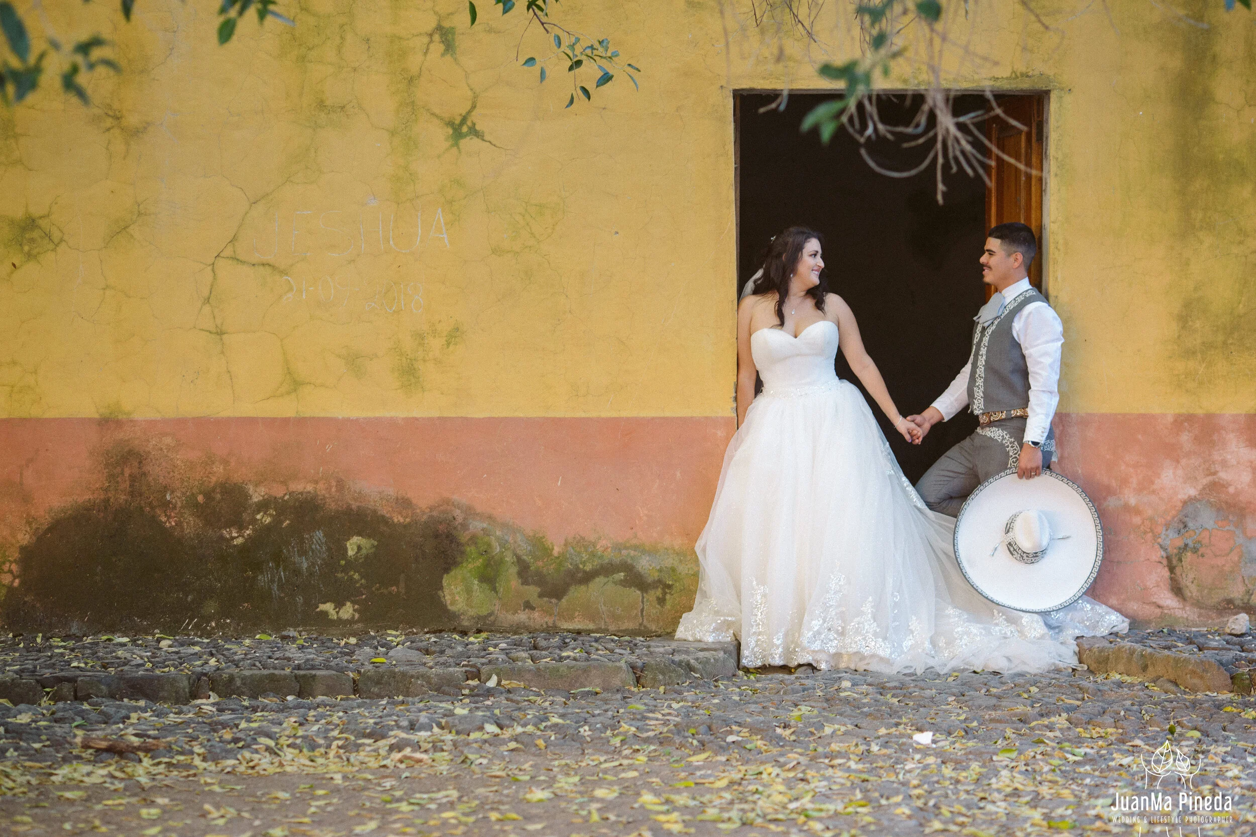 Trash+Dress+Isla+Mezcala+Fotografo+Bodas+Guadalajara-1-12.jpg