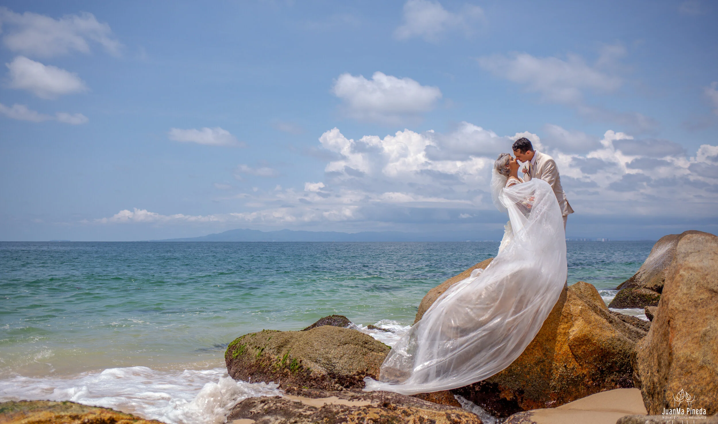 Trash+Dress+Vallarta+Destination+Wedding+Mexico-1-2.jpg