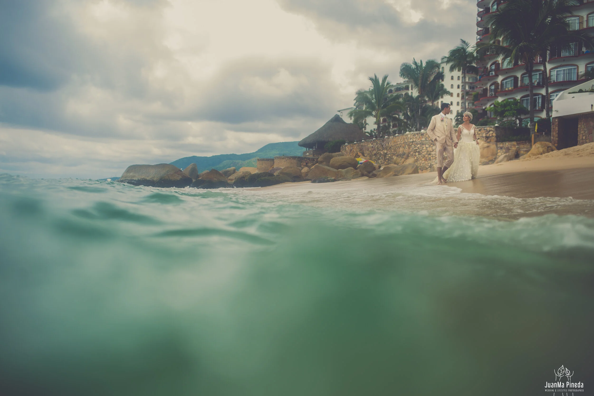 Trash+Dress+Vallarta+Destination+Wedding+Mexico-1-4.jpg