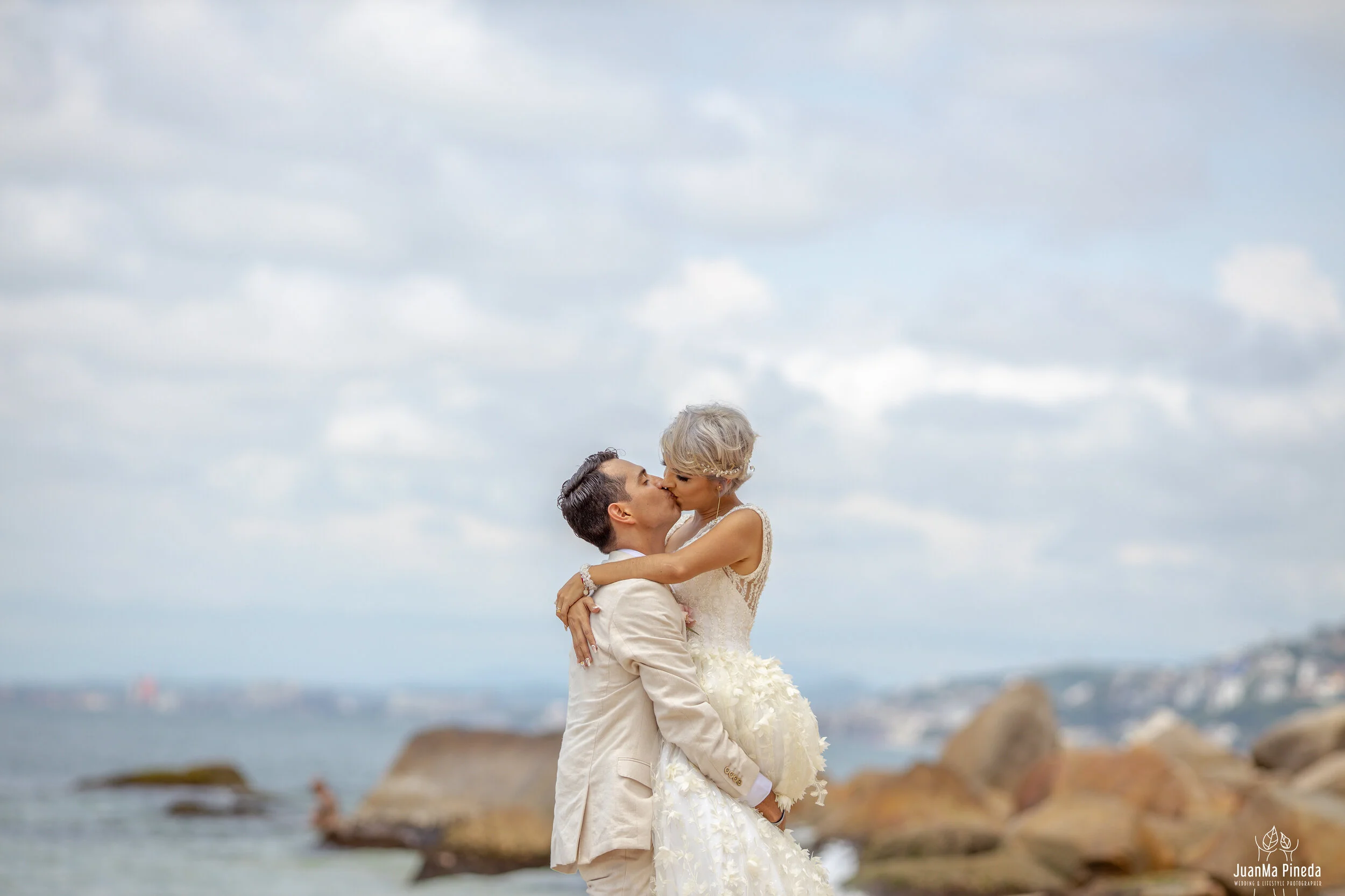 Trash+Dress+Vallarta+Destination+Wedding+Mexico-1-9.jpg