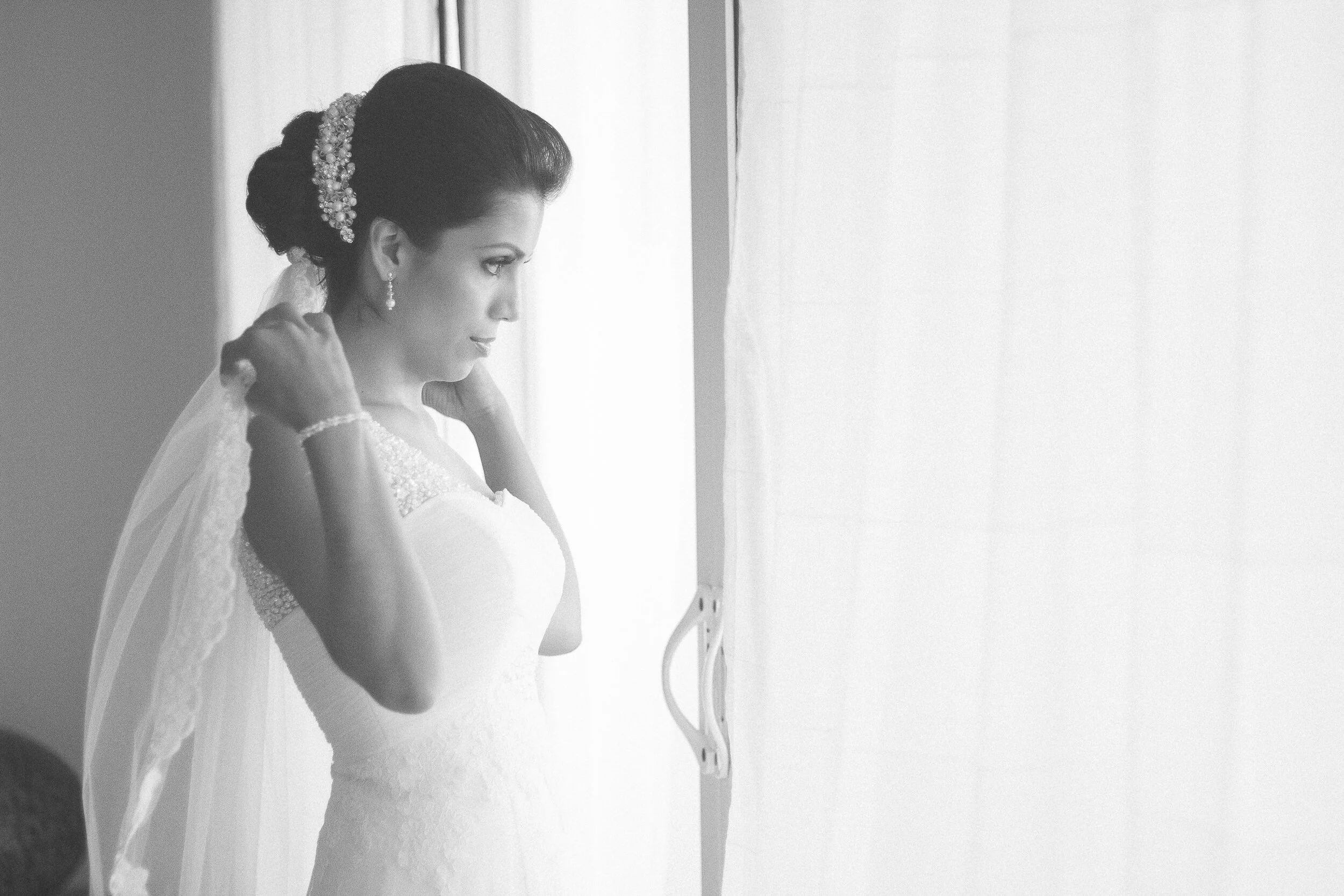 Getting Ready-Wedding-Photographer-408092.jpg