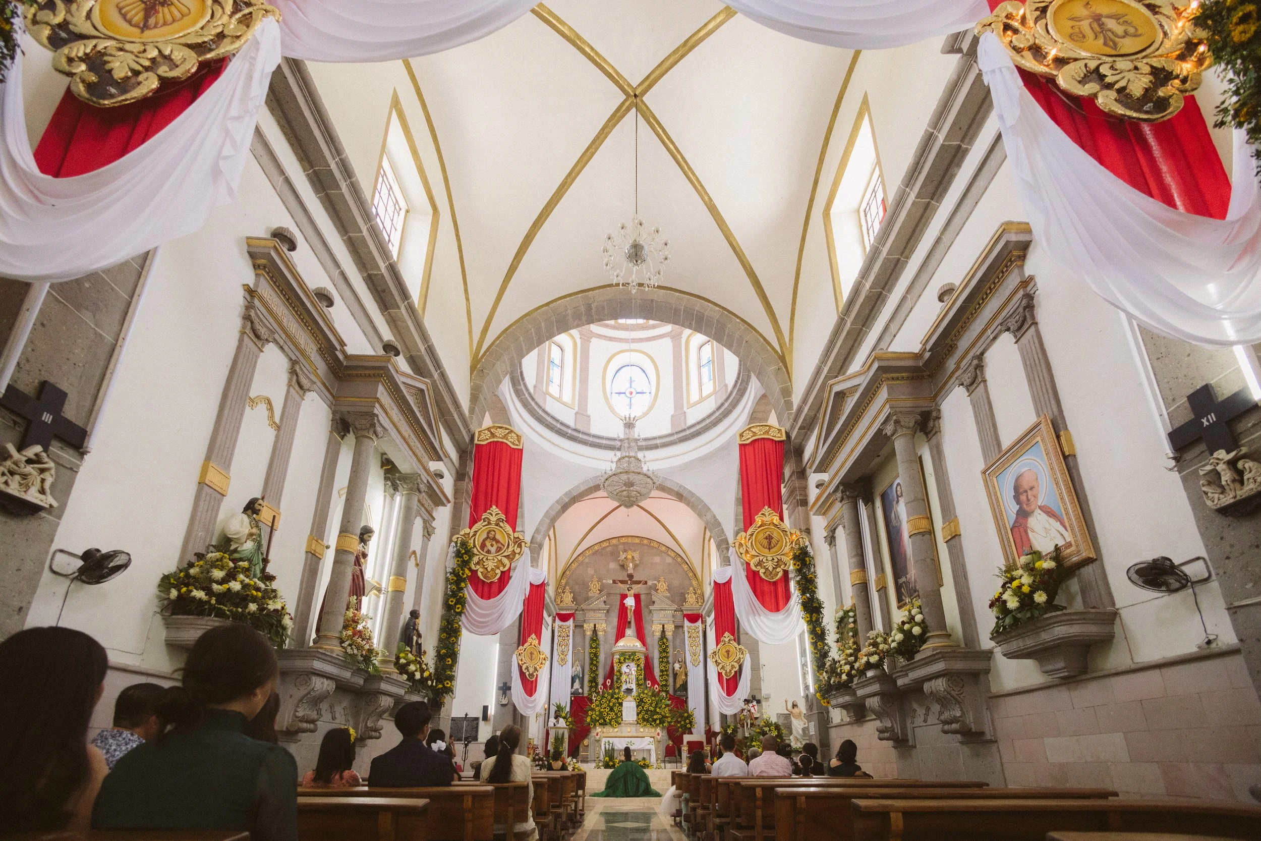  https://www.juanmapineda.com/fotografo-guadalajara/xv 