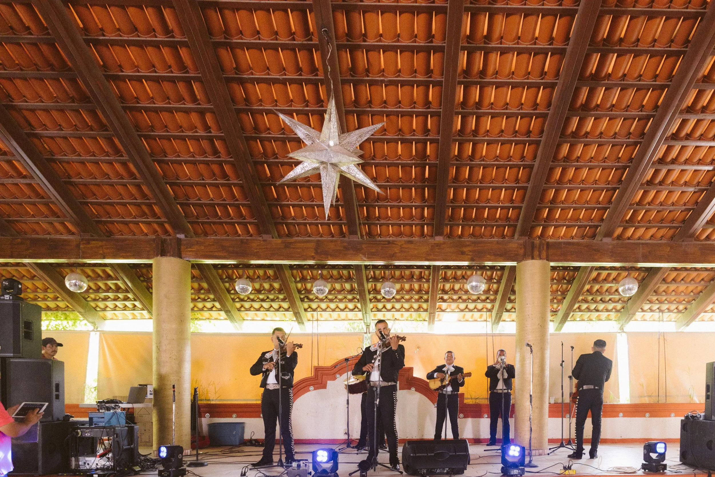  https://www.juanmapineda.com/fotografo-guadalajara/xv 