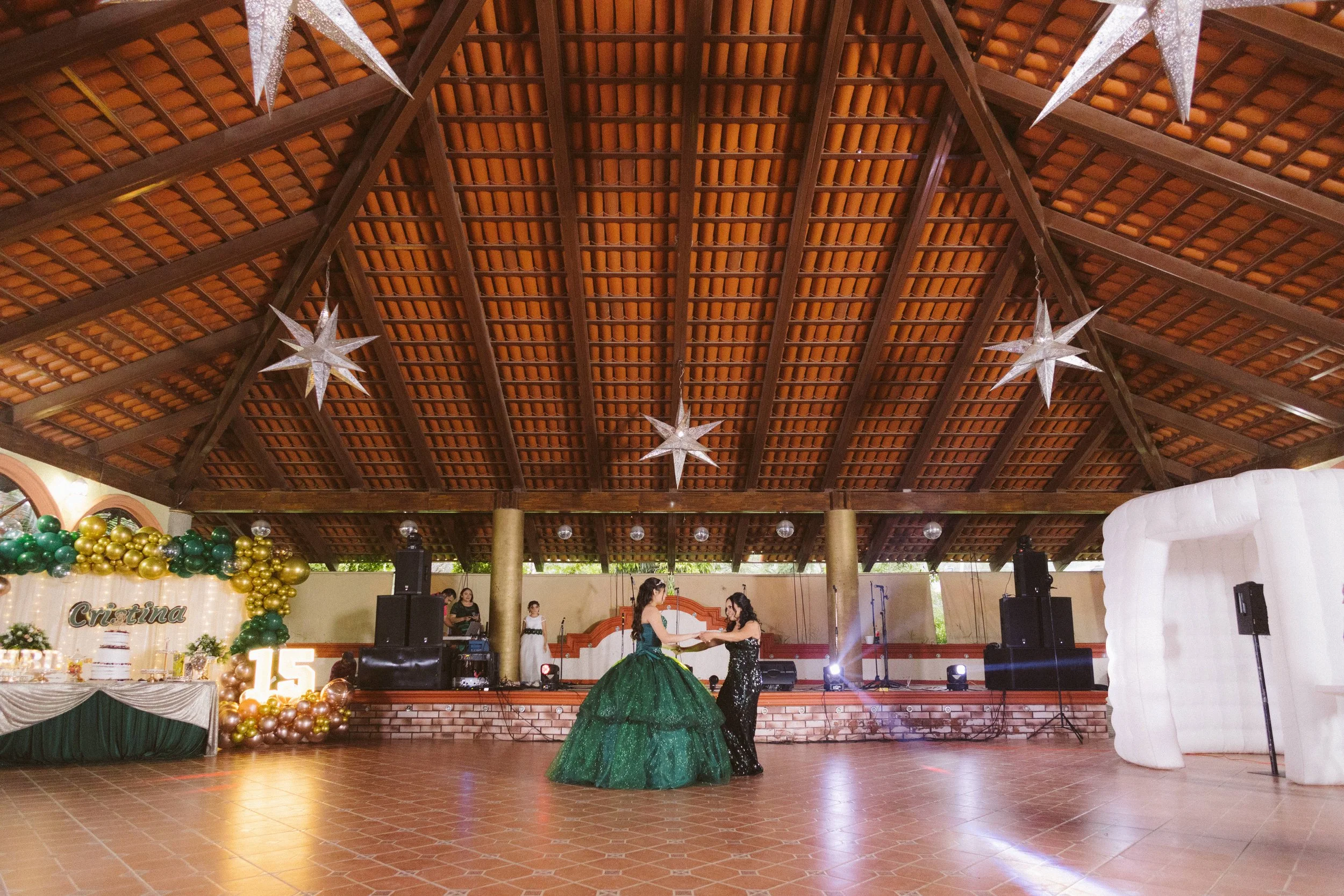  https://www.juanmapineda.com/fotografo-guadalajara/xv 
