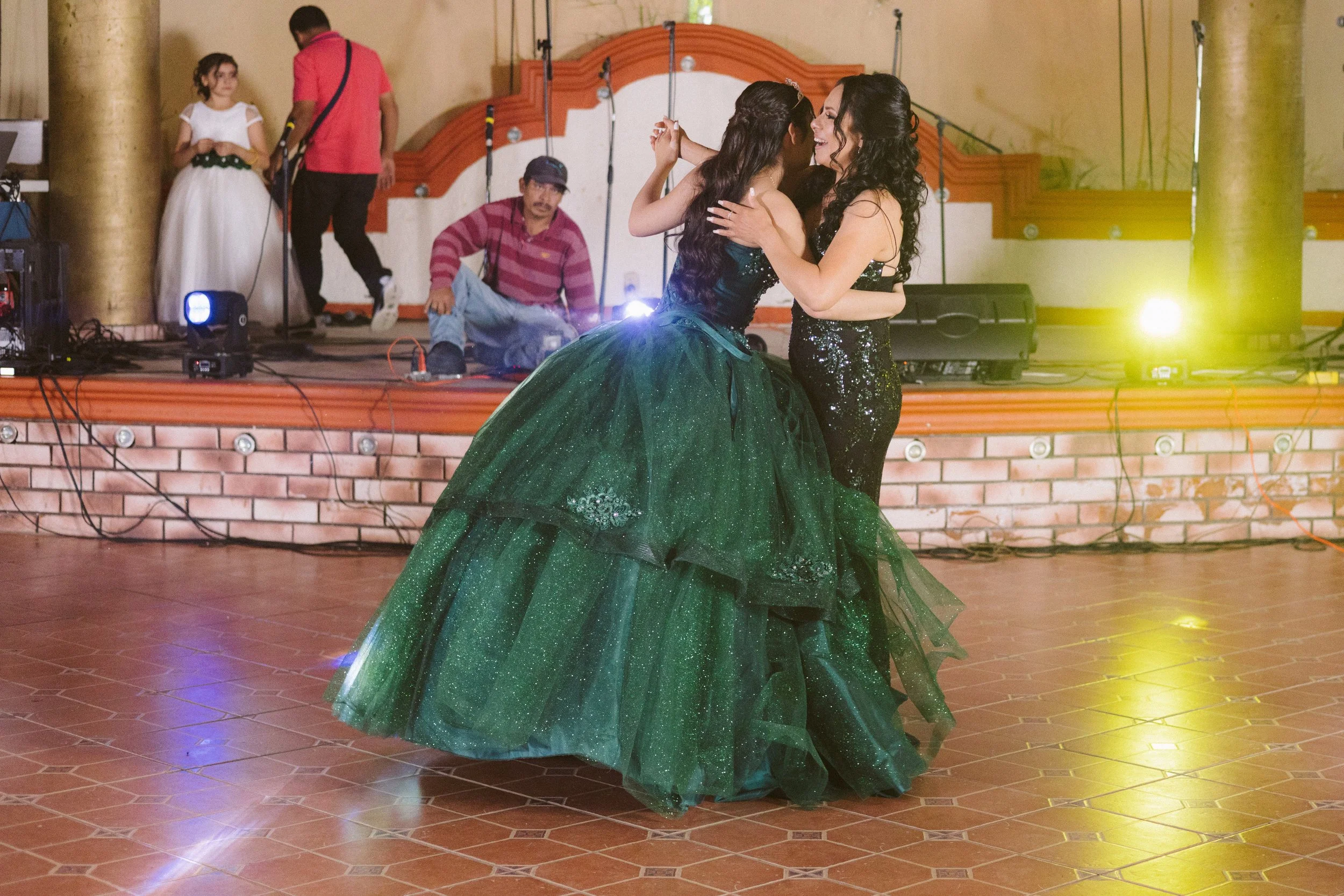  https://www.juanmapineda.com/fotografo-guadalajara/xv 
