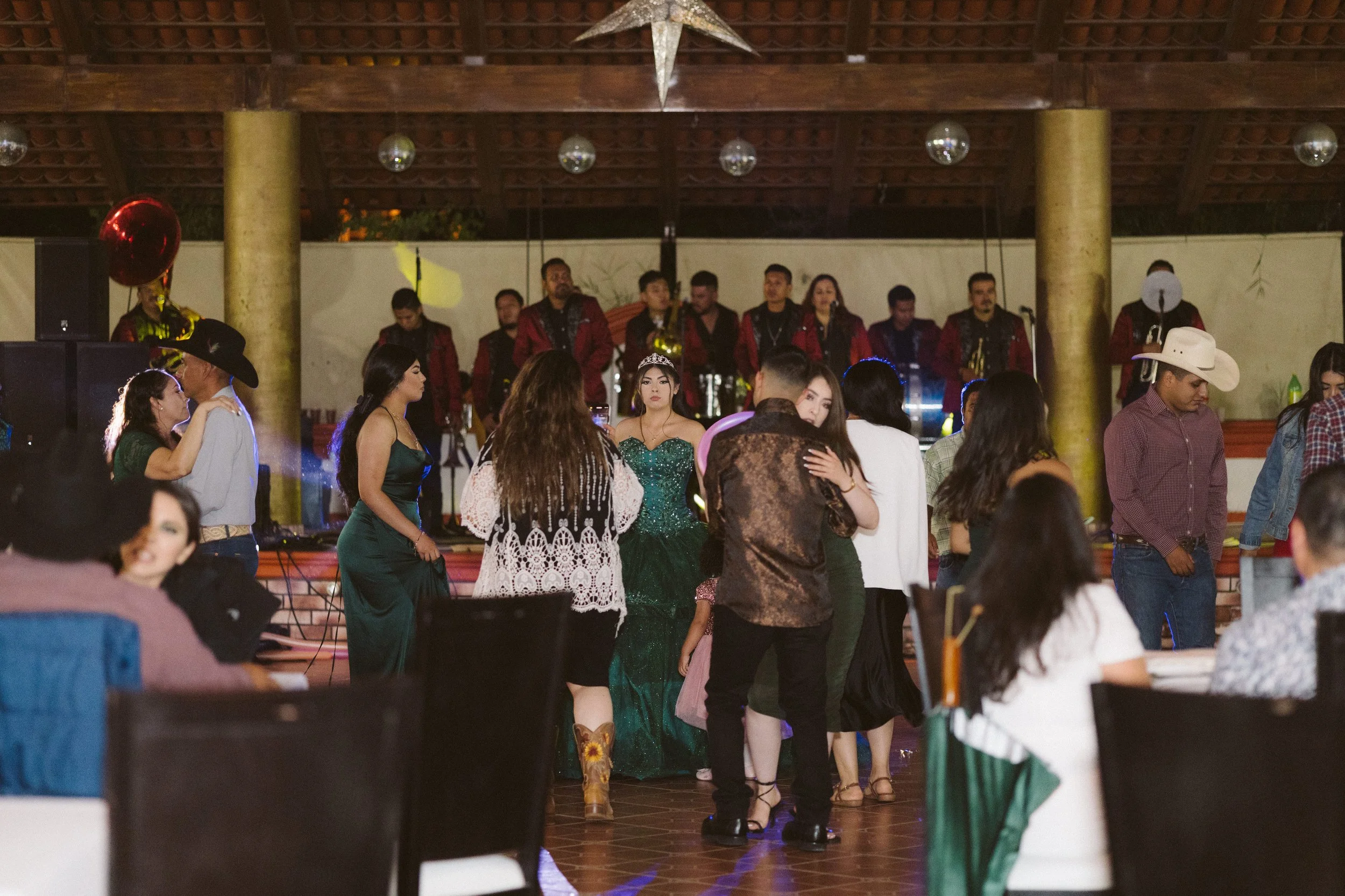  https://www.juanmapineda.com/fotografo-guadalajara/xv 