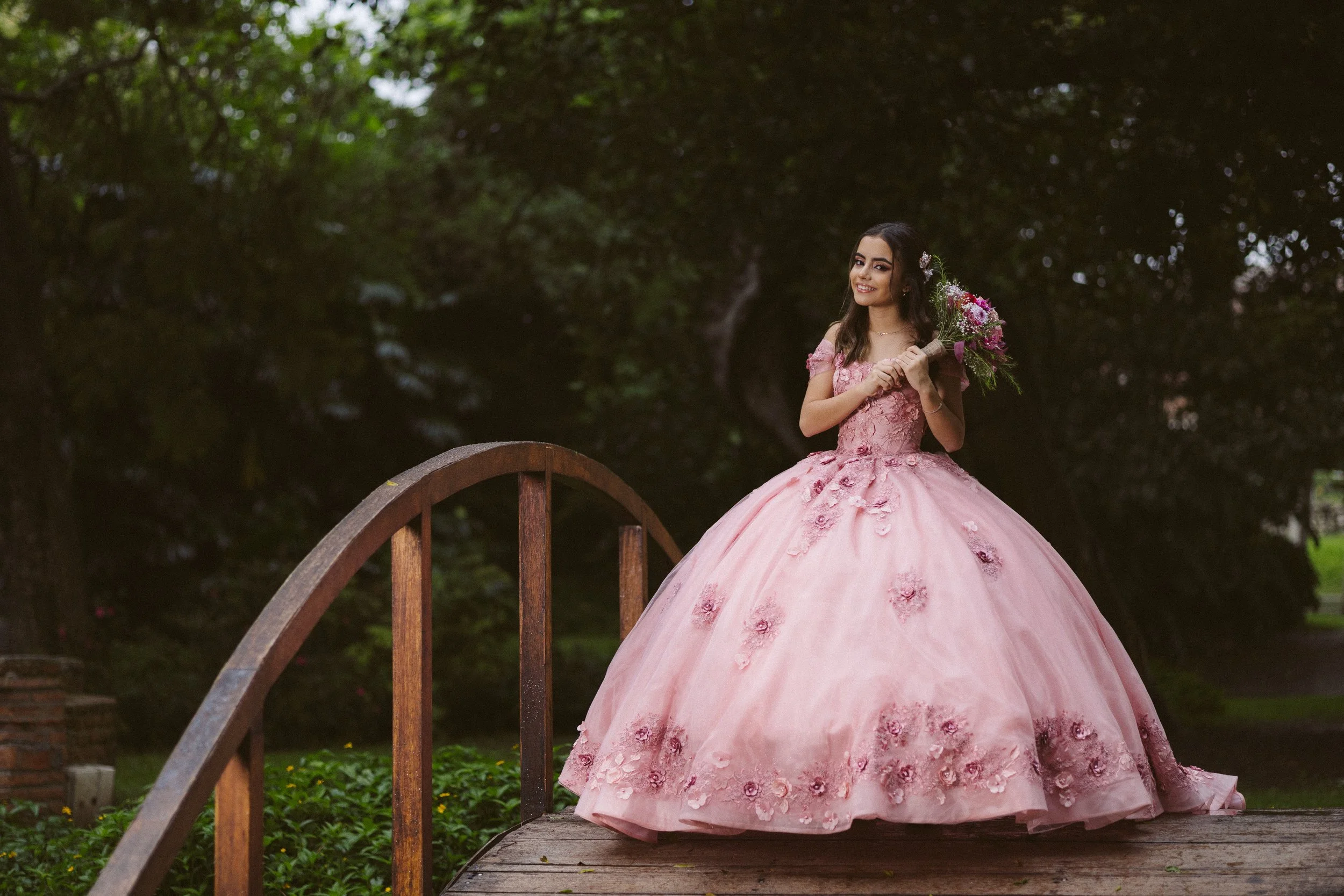  https://www.juanmapineda.com/fotografo-guadalajara/xv 