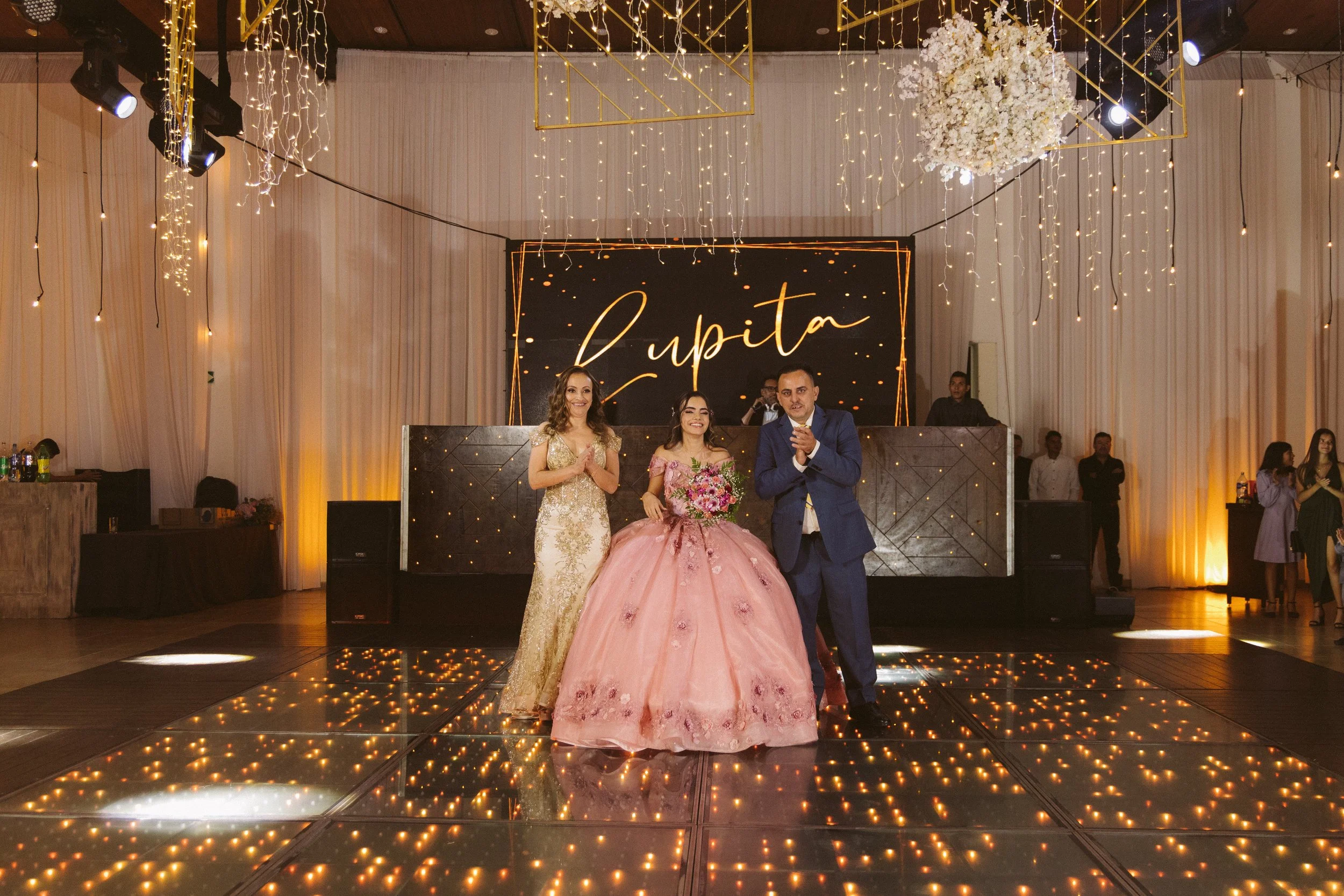  https://www.juanmapineda.com/fotografo-guadalajara/xv 