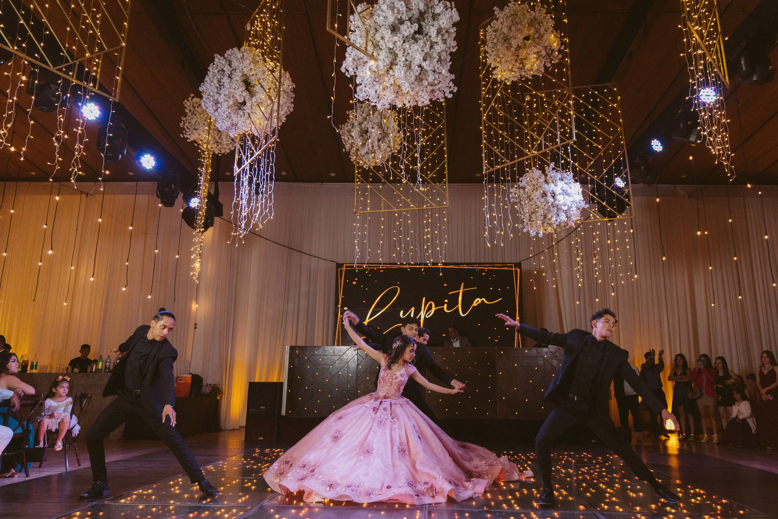  https://www.juanmapineda.com/fotografo-guadalajara/xv 