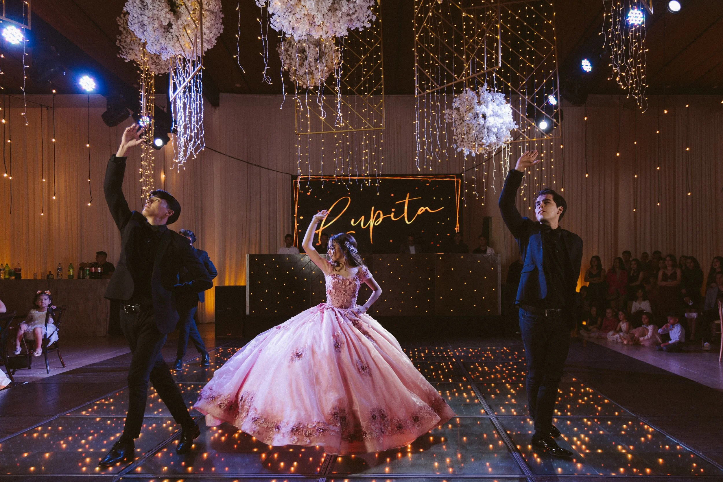  https://www.juanmapineda.com/fotografo-guadalajara/xv 