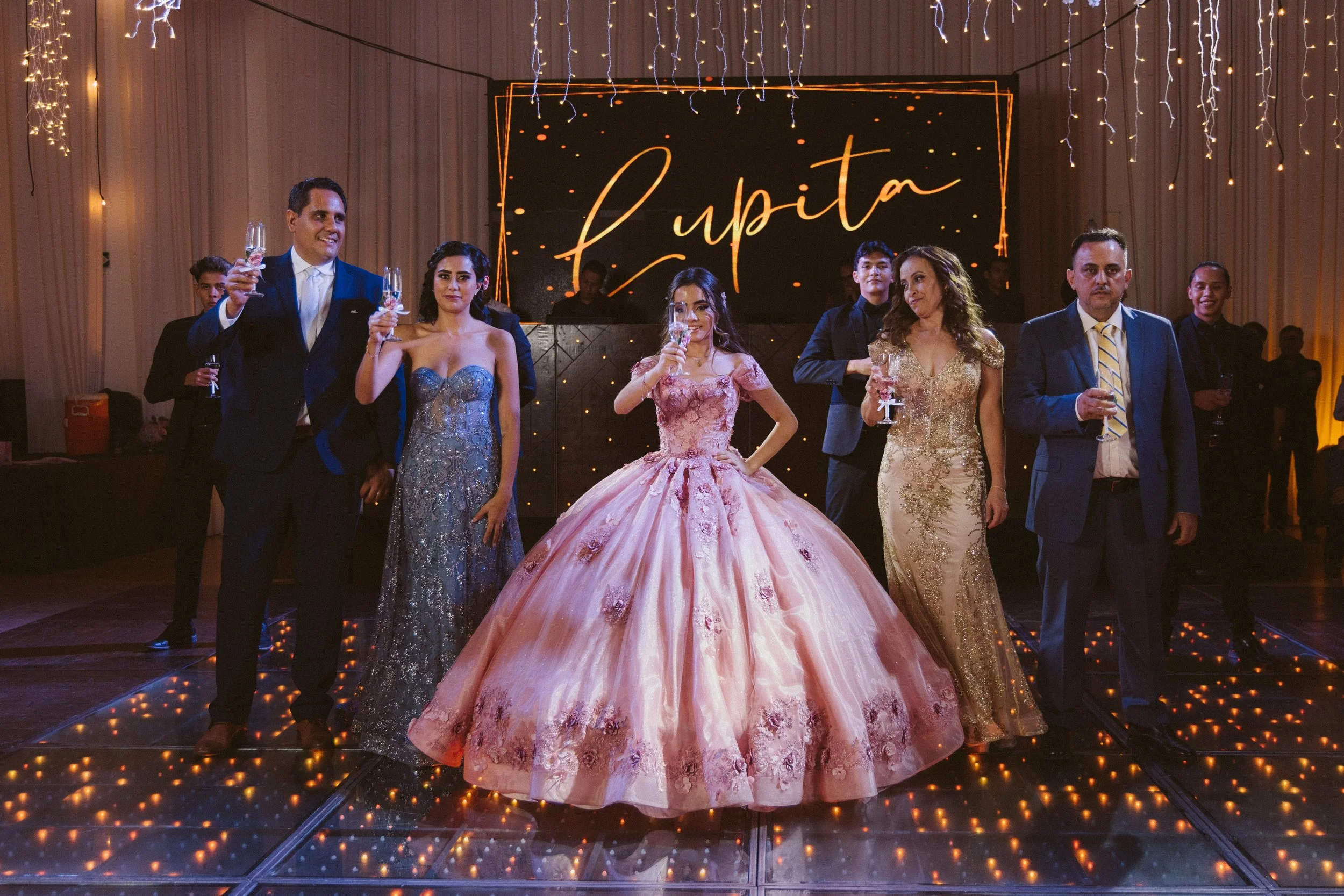  https://www.juanmapineda.com/fotografo-guadalajara/xv 