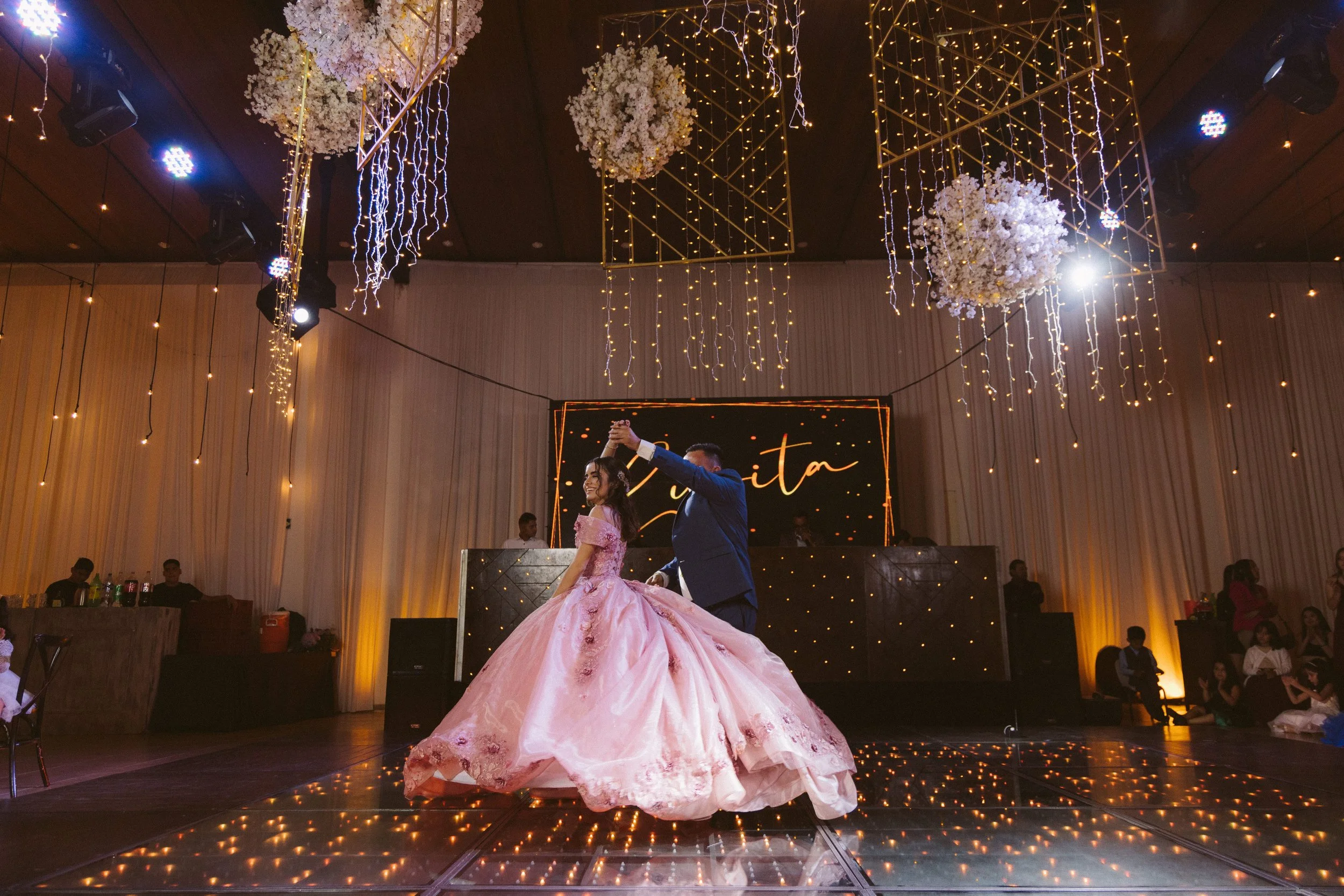  https://www.juanmapineda.com/fotografo-guadalajara/xv 