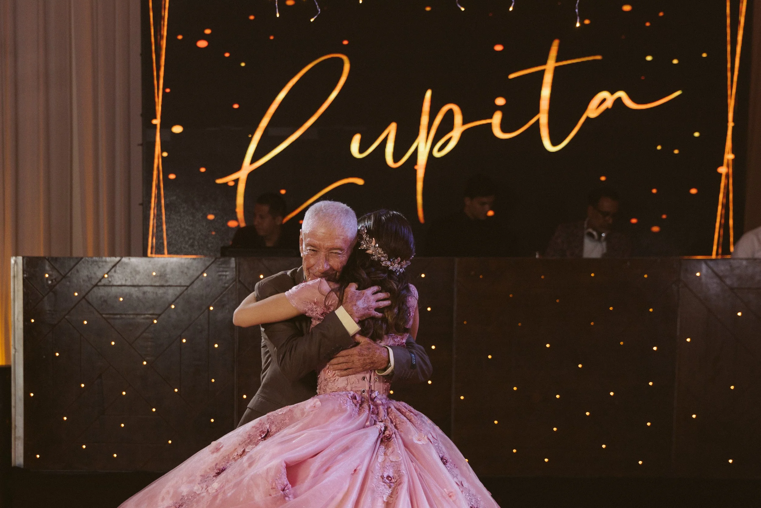  https://www.juanmapineda.com/fotografo-guadalajara/xv 