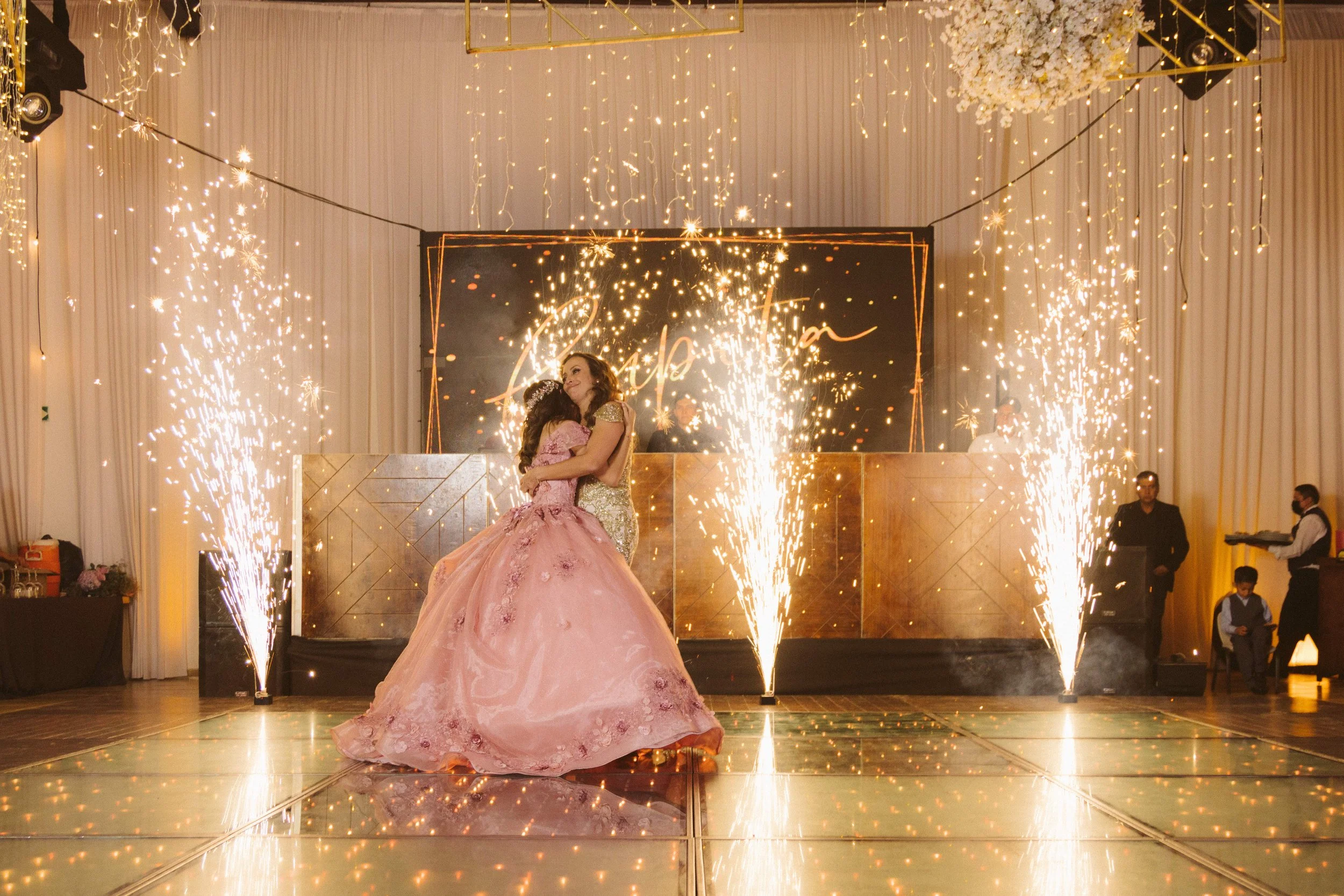  https://www.juanmapineda.com/fotografo-guadalajara/xv 