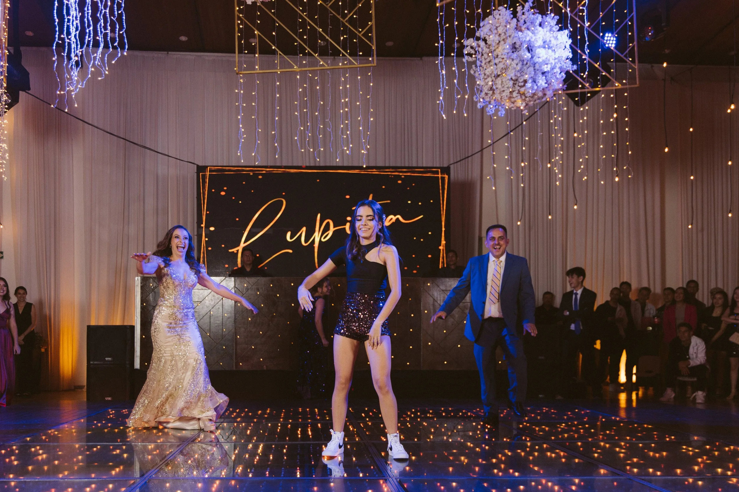  https://www.juanmapineda.com/fotografo-guadalajara/xv 