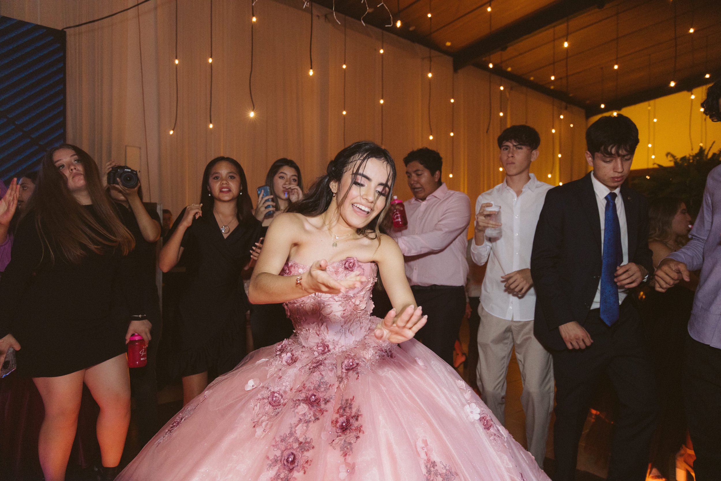  https://www.juanmapineda.com/fotografo-guadalajara/xv 