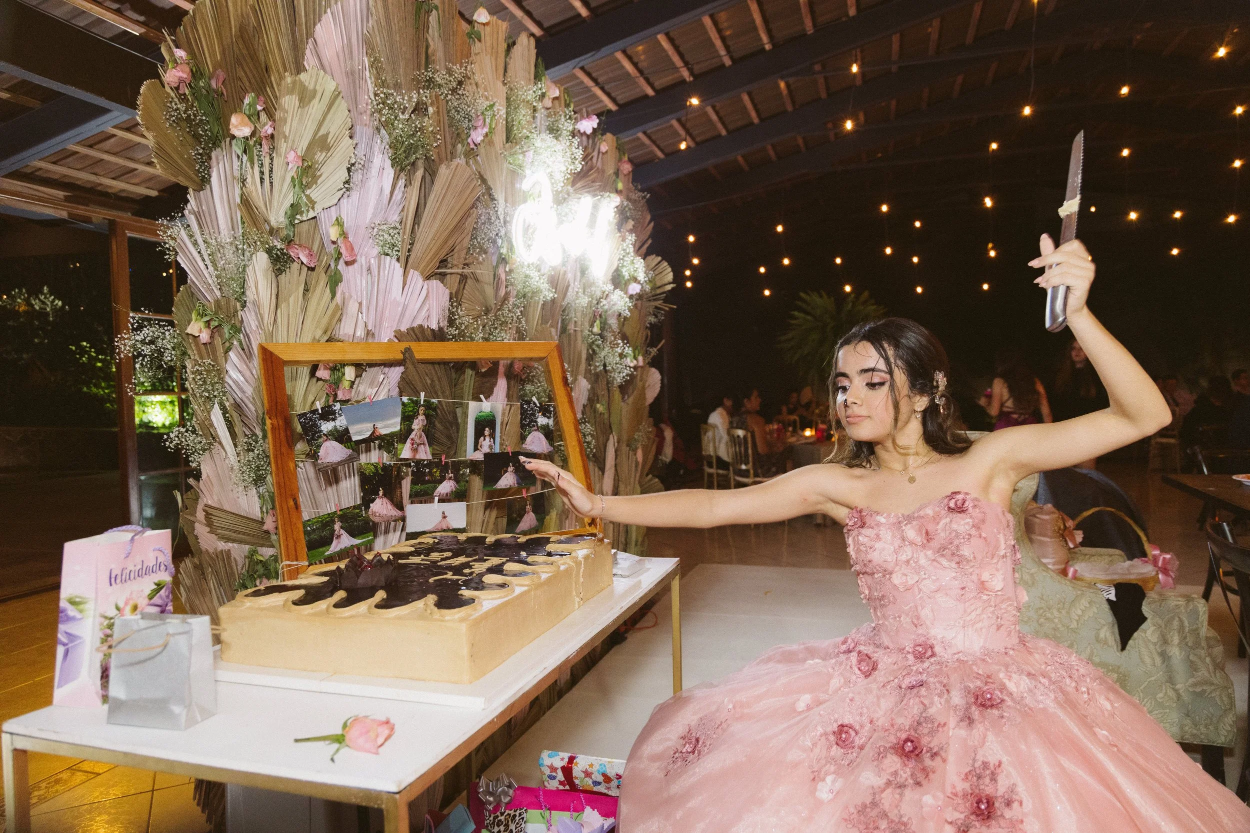  https://www.juanmapineda.com/fotografo-guadalajara/xv 