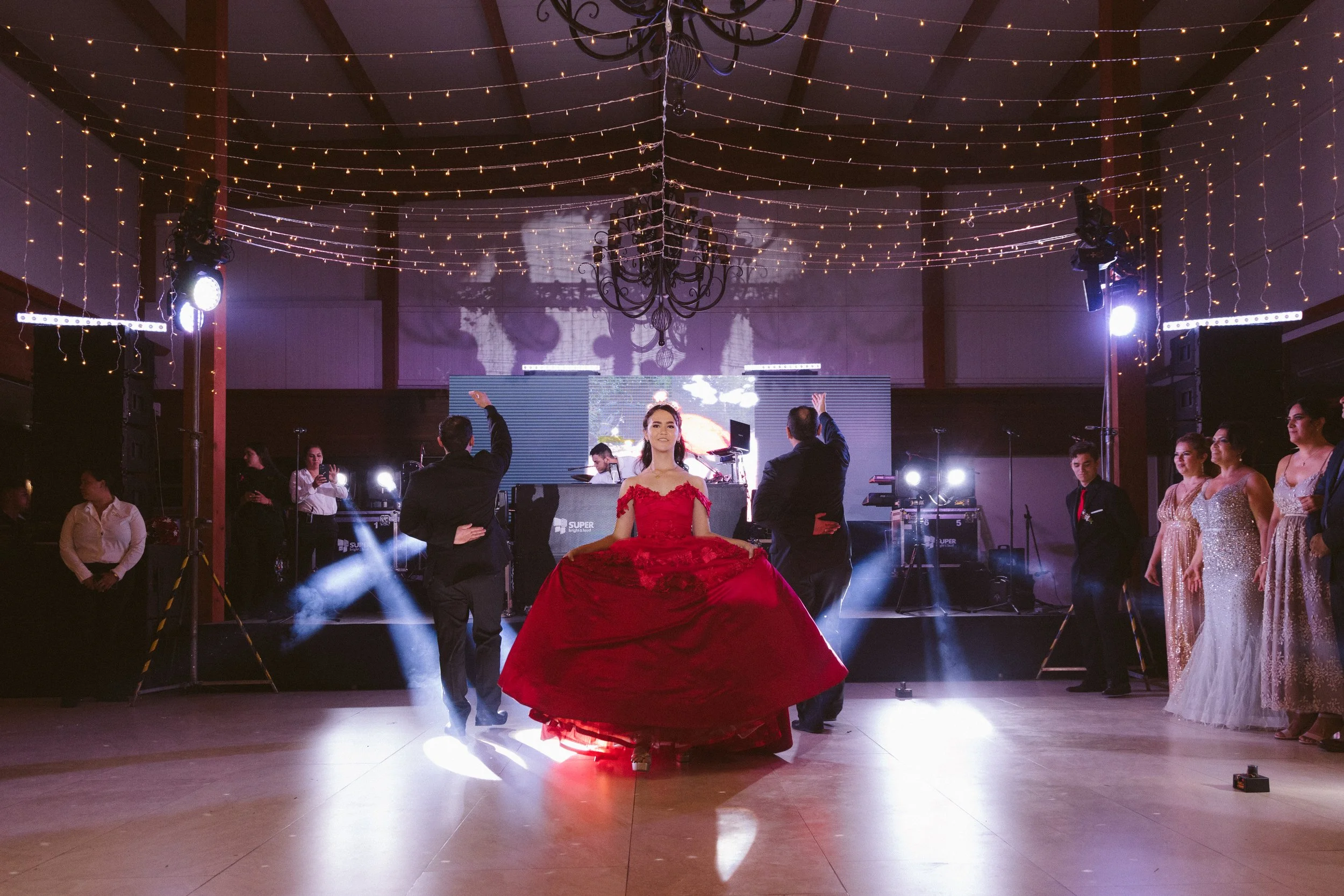  https://www.juanmapineda.com/fotografo-guadalajara/xv 