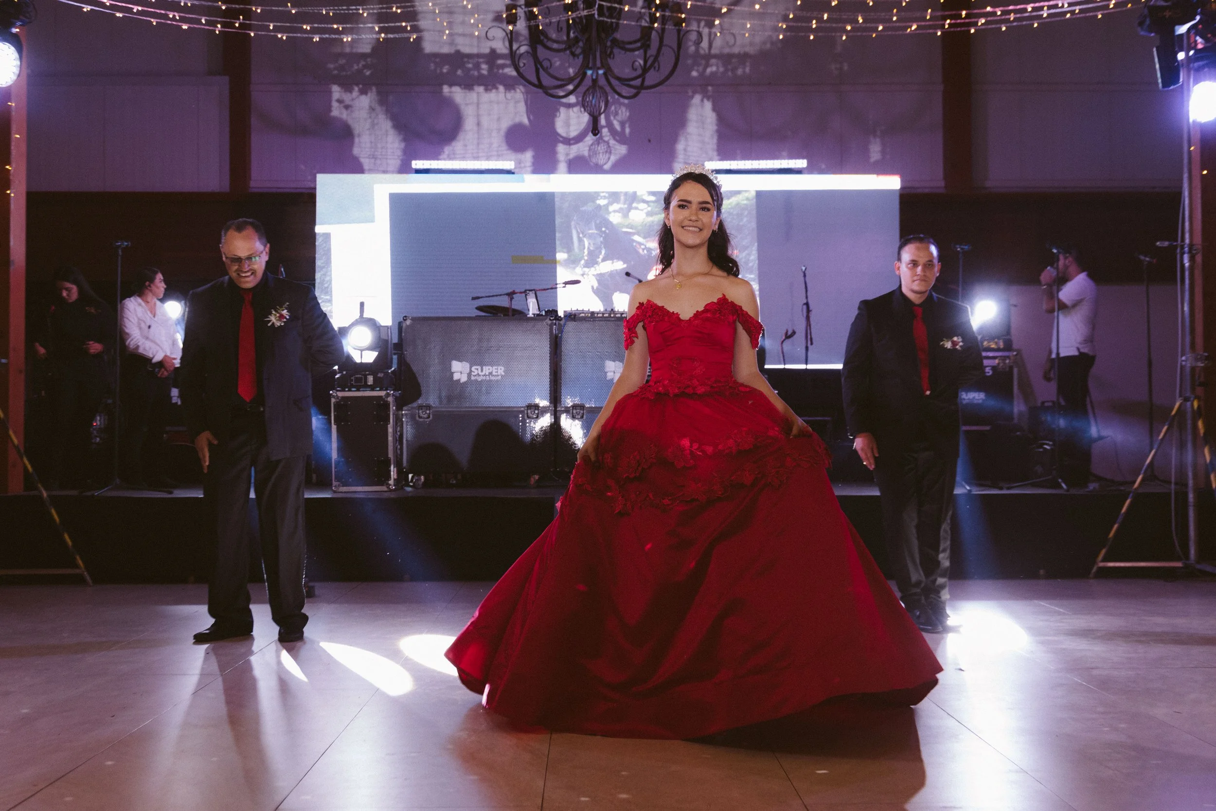  https://www.juanmapineda.com/fotografo-guadalajara/xv 