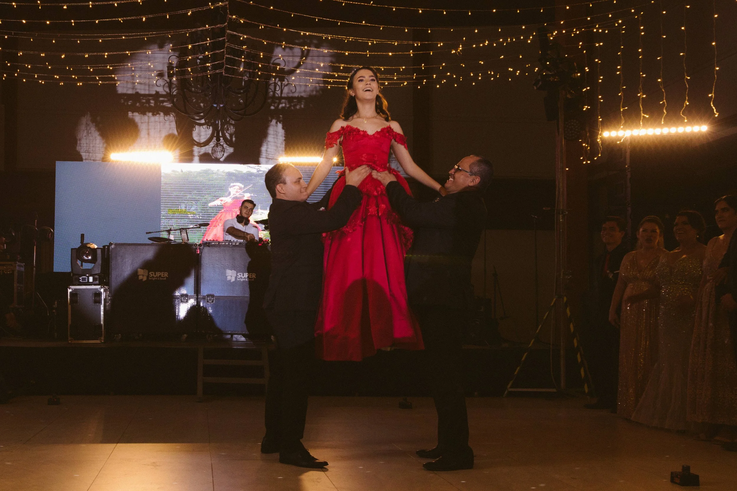  https://www.juanmapineda.com/fotografo-guadalajara/xv 