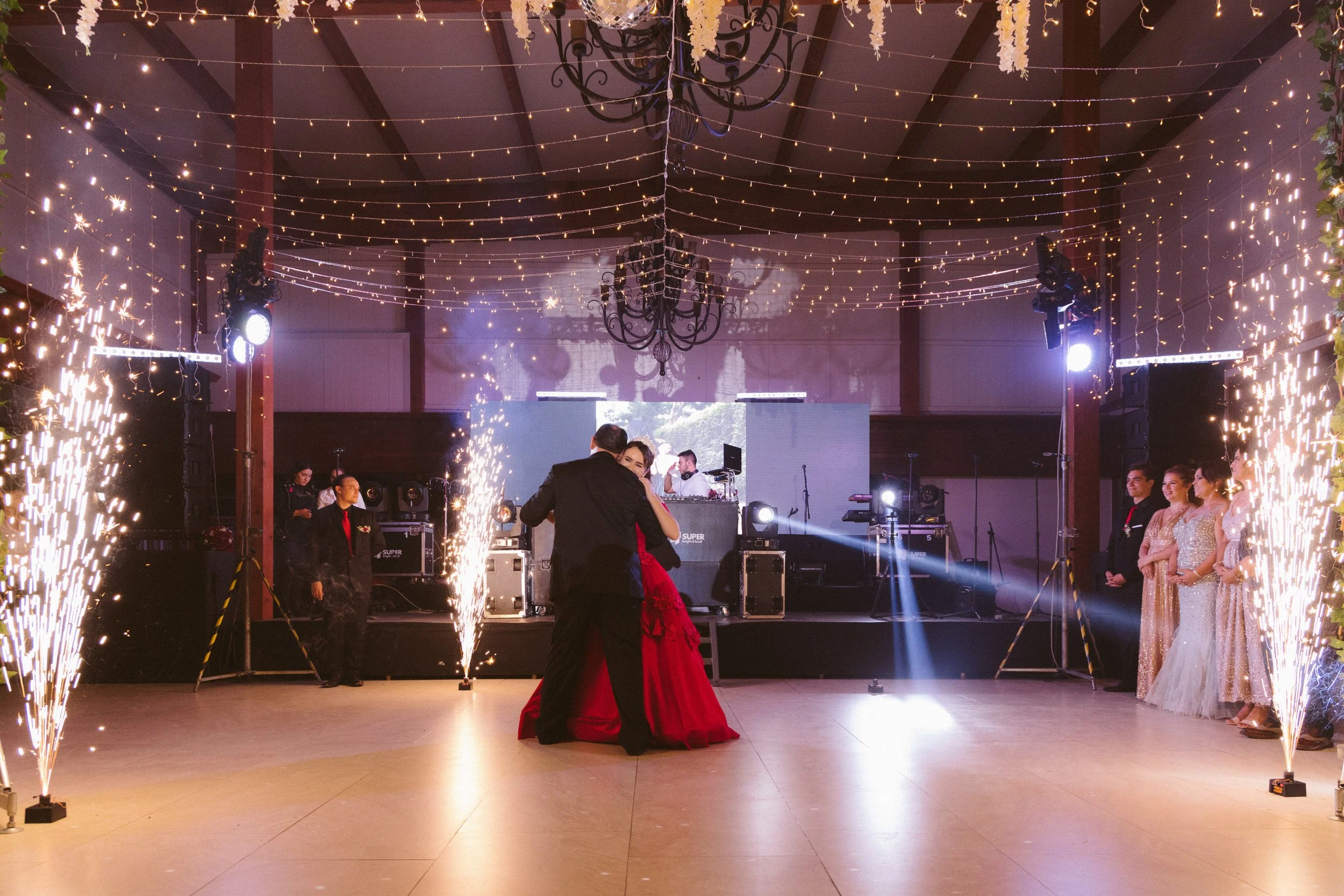  https://www.juanmapineda.com/fotografo-guadalajara/xv 