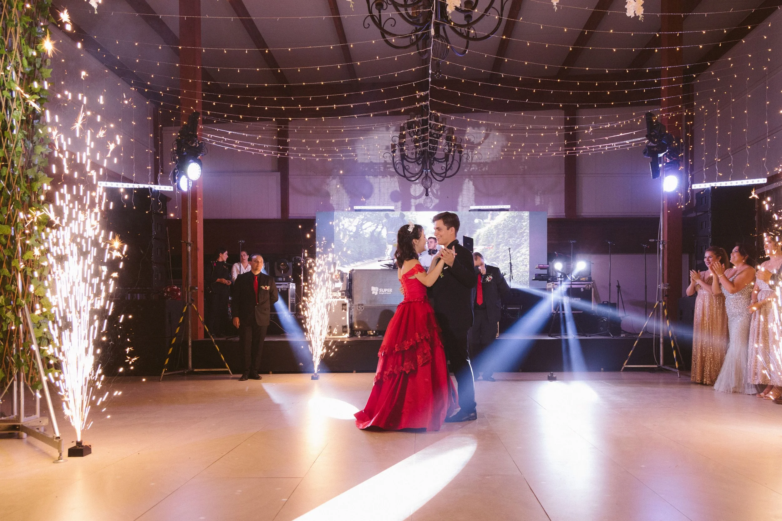  https://www.juanmapineda.com/fotografo-guadalajara/xv 