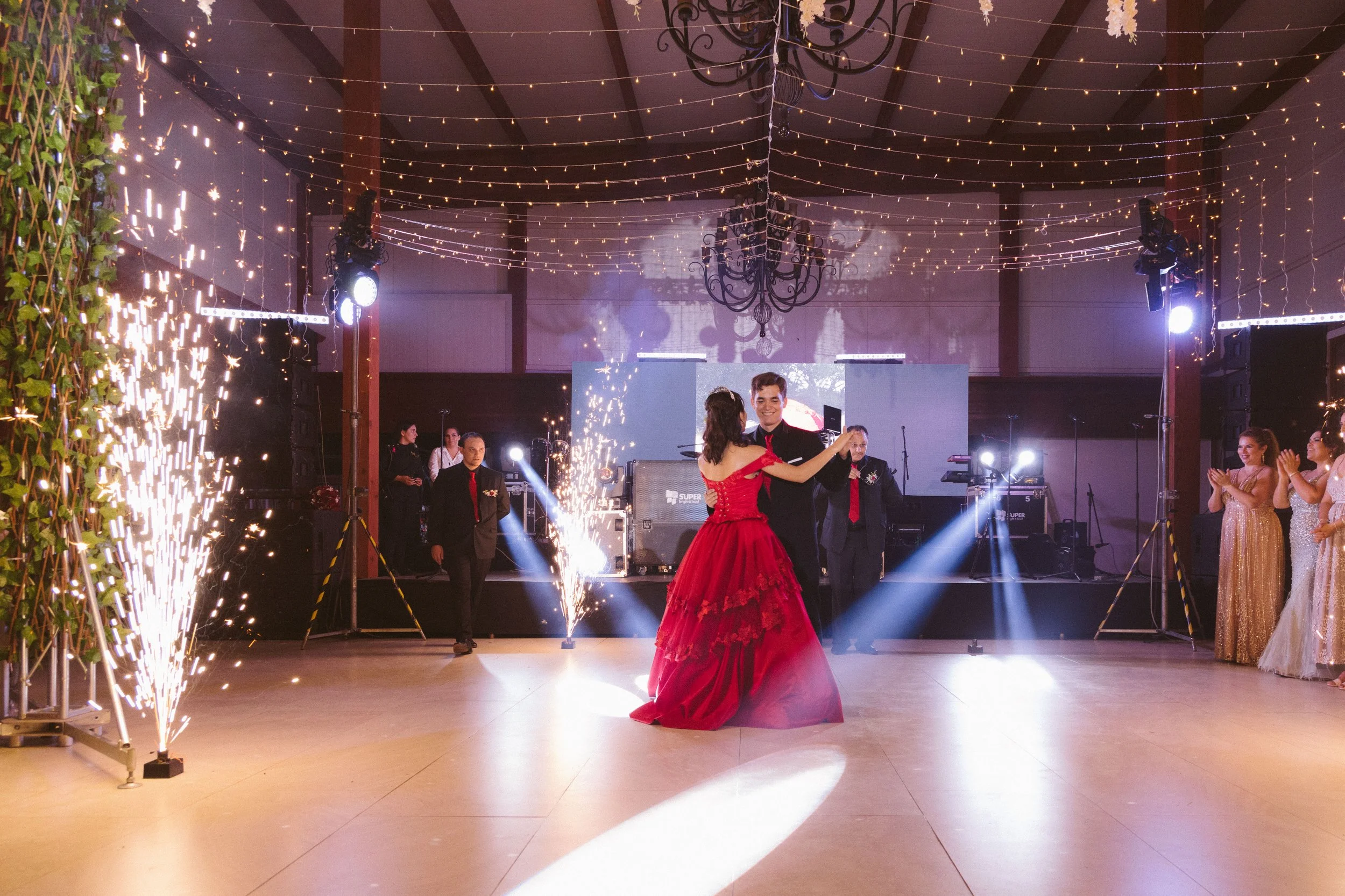  https://www.juanmapineda.com/fotografo-guadalajara/xv 