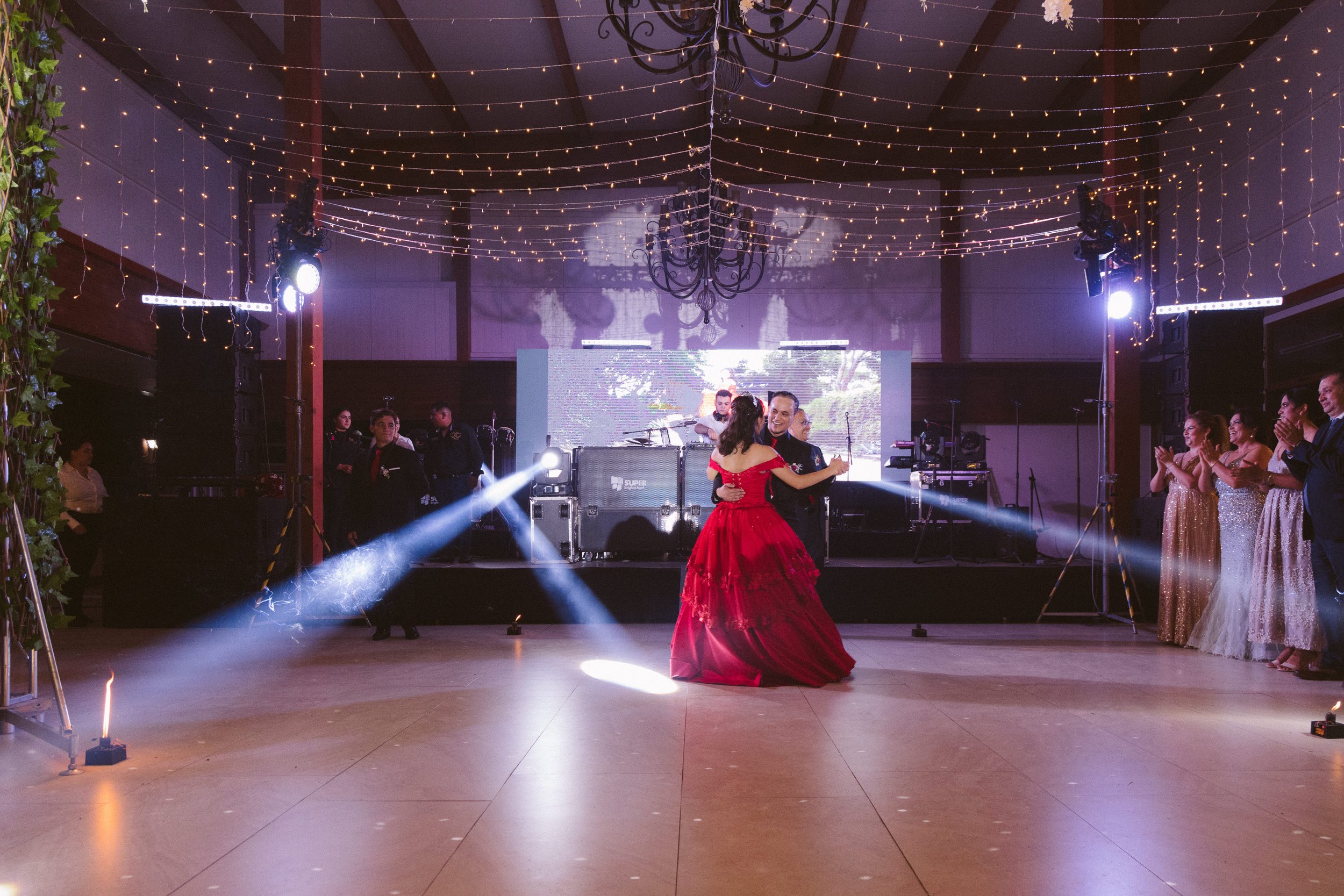  https://www.juanmapineda.com/fotografo-guadalajara/xv 