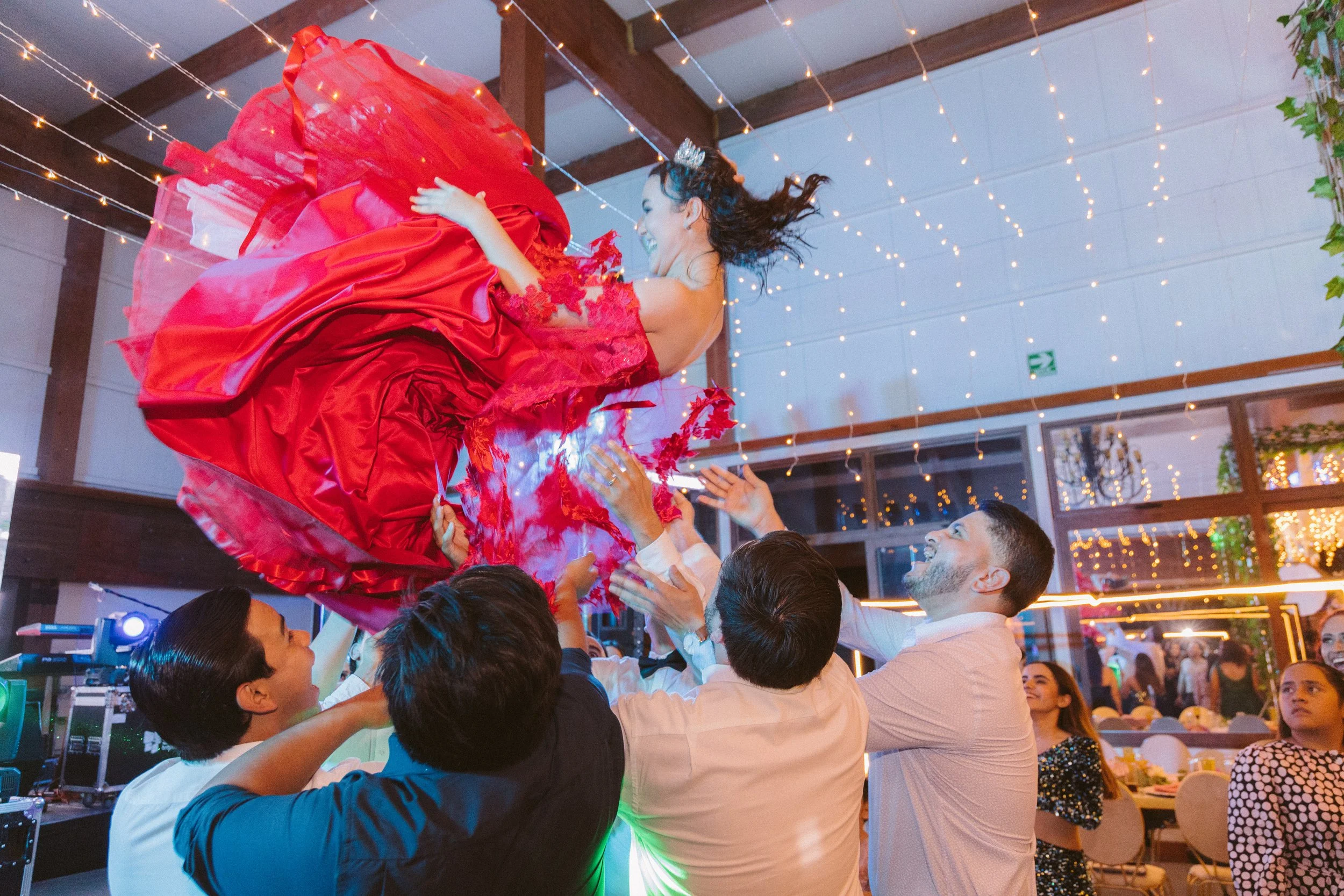  https://www.juanmapineda.com/fotografo-guadalajara/xv 
