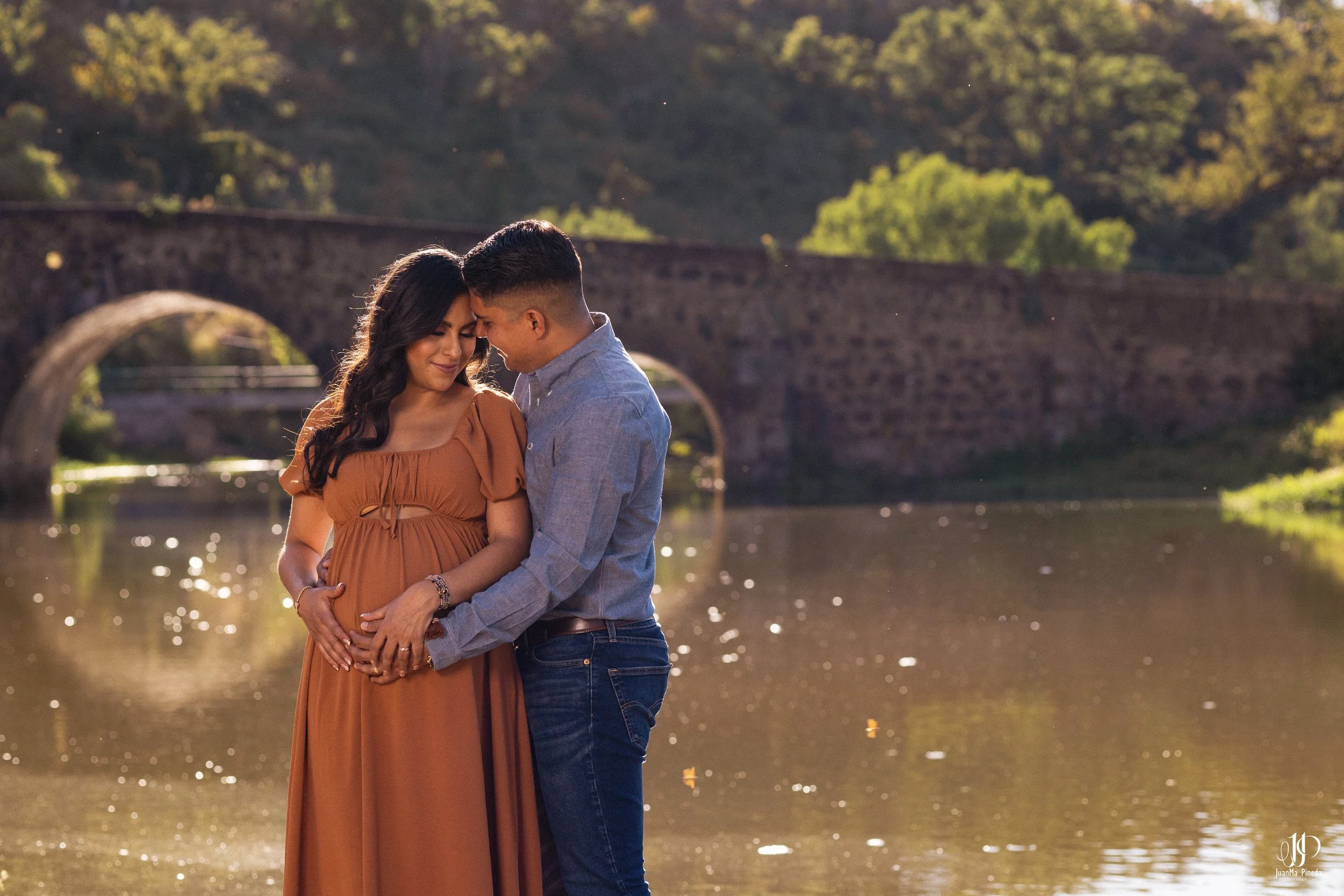  https://www.juanmapineda.com/blog/embarazo-maternidad/sesiones-fotograficas 