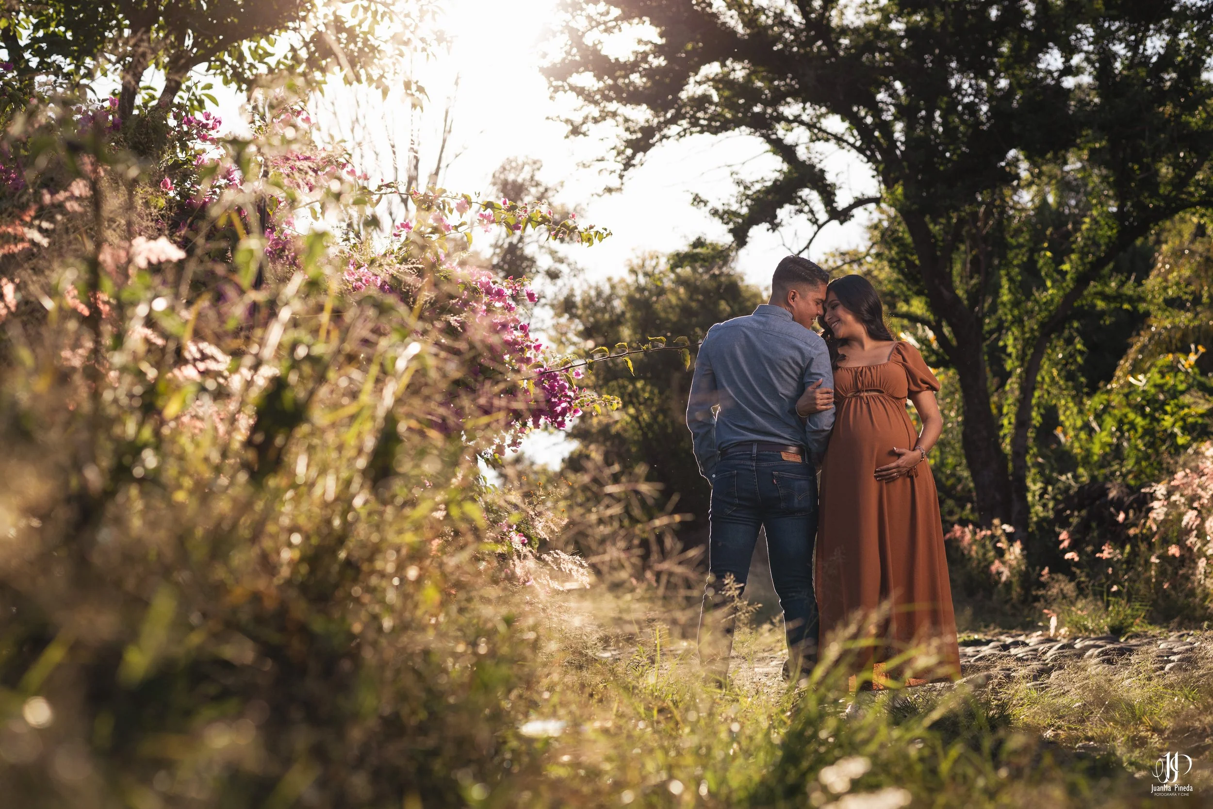  https://www.juanmapineda.com/blog/embarazo-maternidad/sesiones-fotograficas 