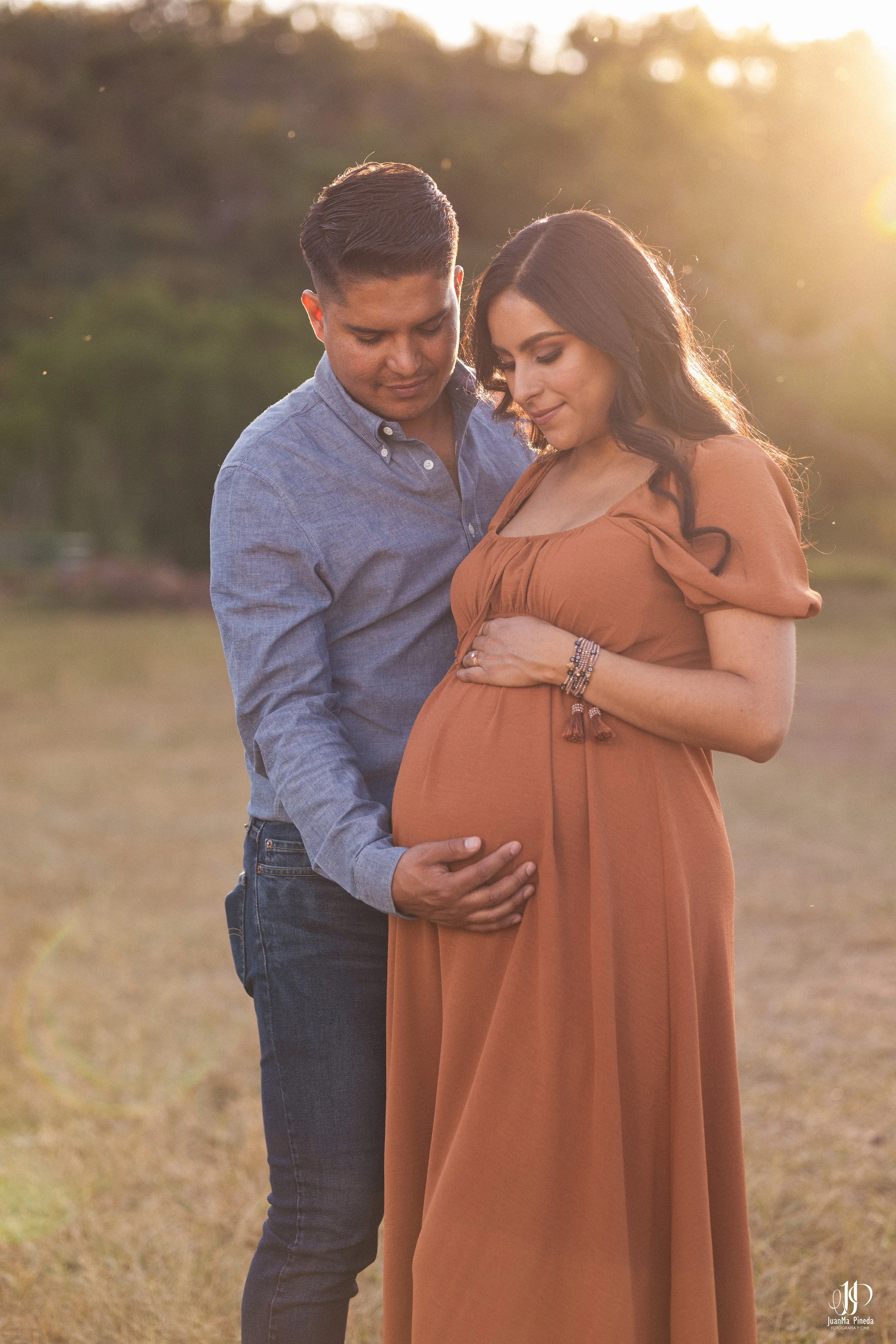  https://www.juanmapineda.com/blog/embarazo-maternidad/sesiones-fotograficas 