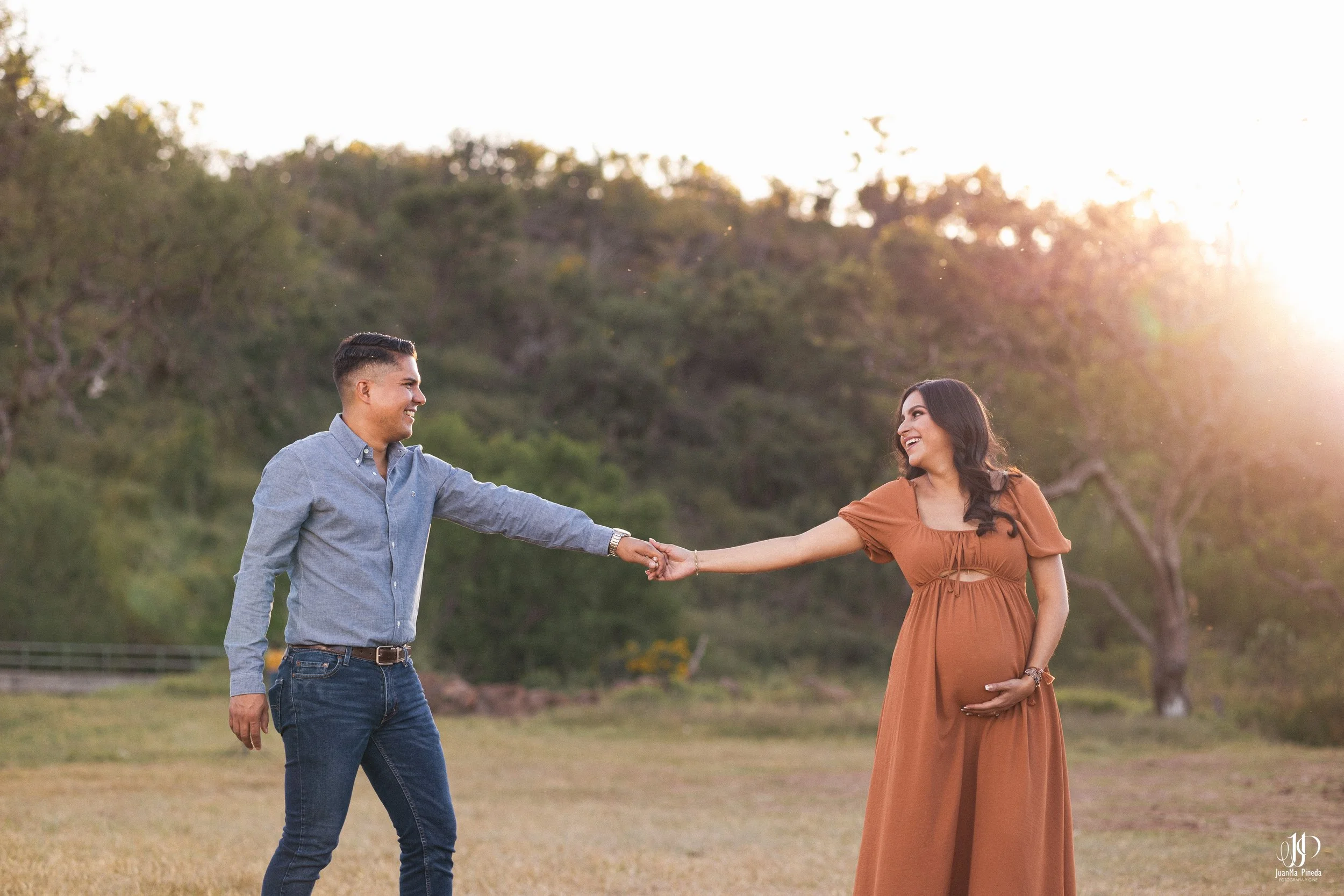 https://www.juanmapineda.com/blog/embarazo-maternidad/sesiones-fotograficas 