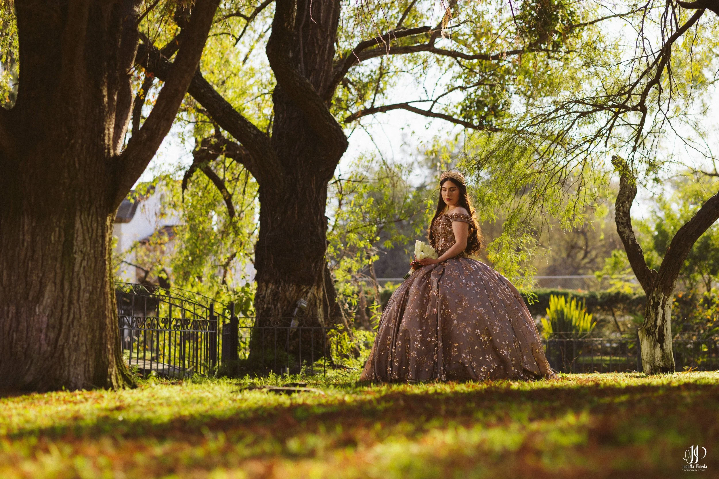  https://www.juanmapineda.com/fotografo-guadalajara/xv 
