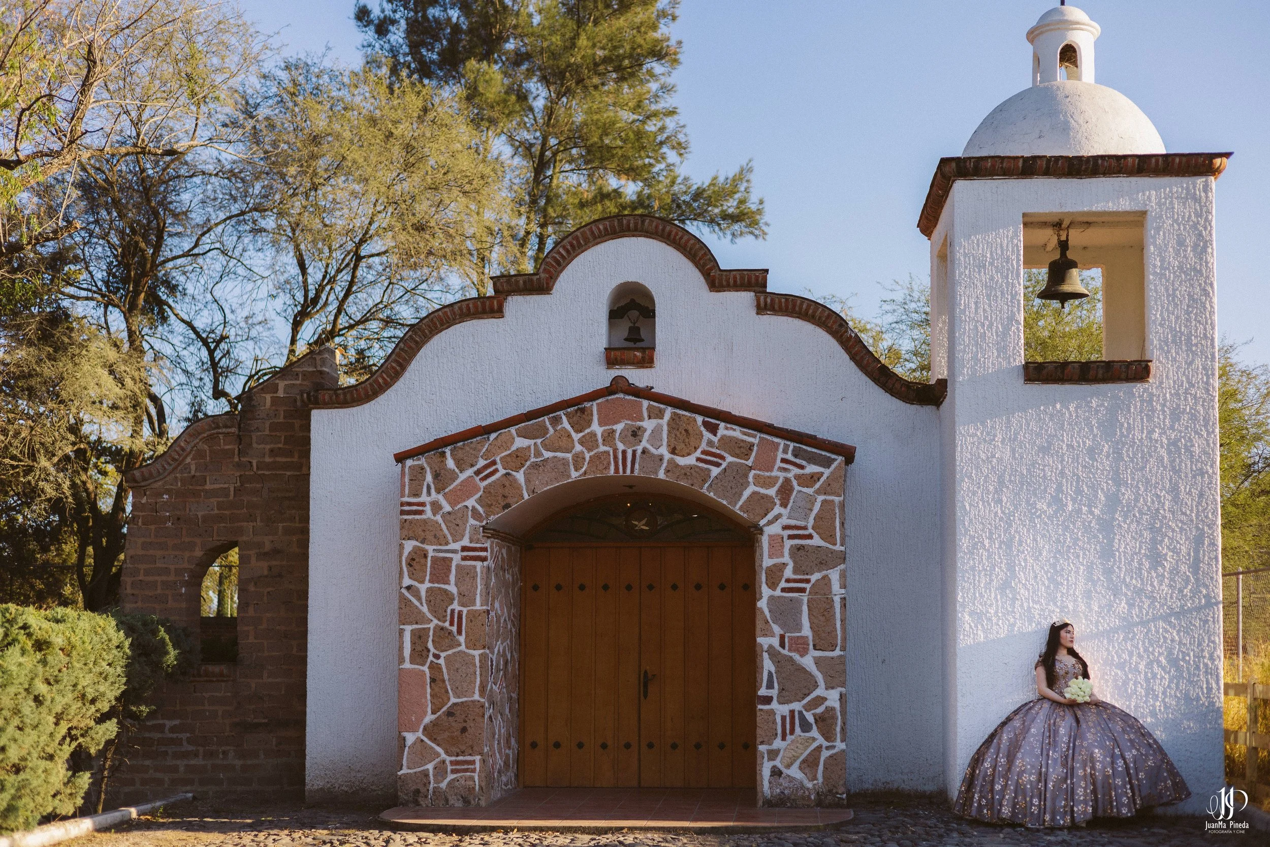  https://www.juanmapineda.com/fotografo-guadalajara/xv 