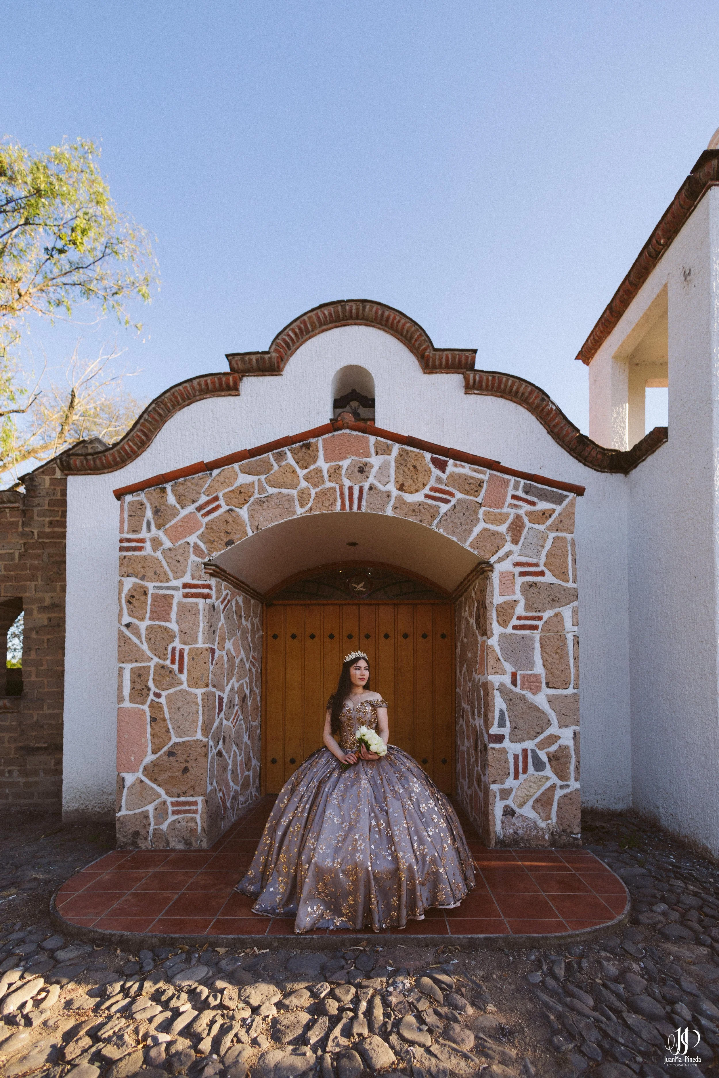  https://www.juanmapineda.com/fotografo-guadalajara/xv 