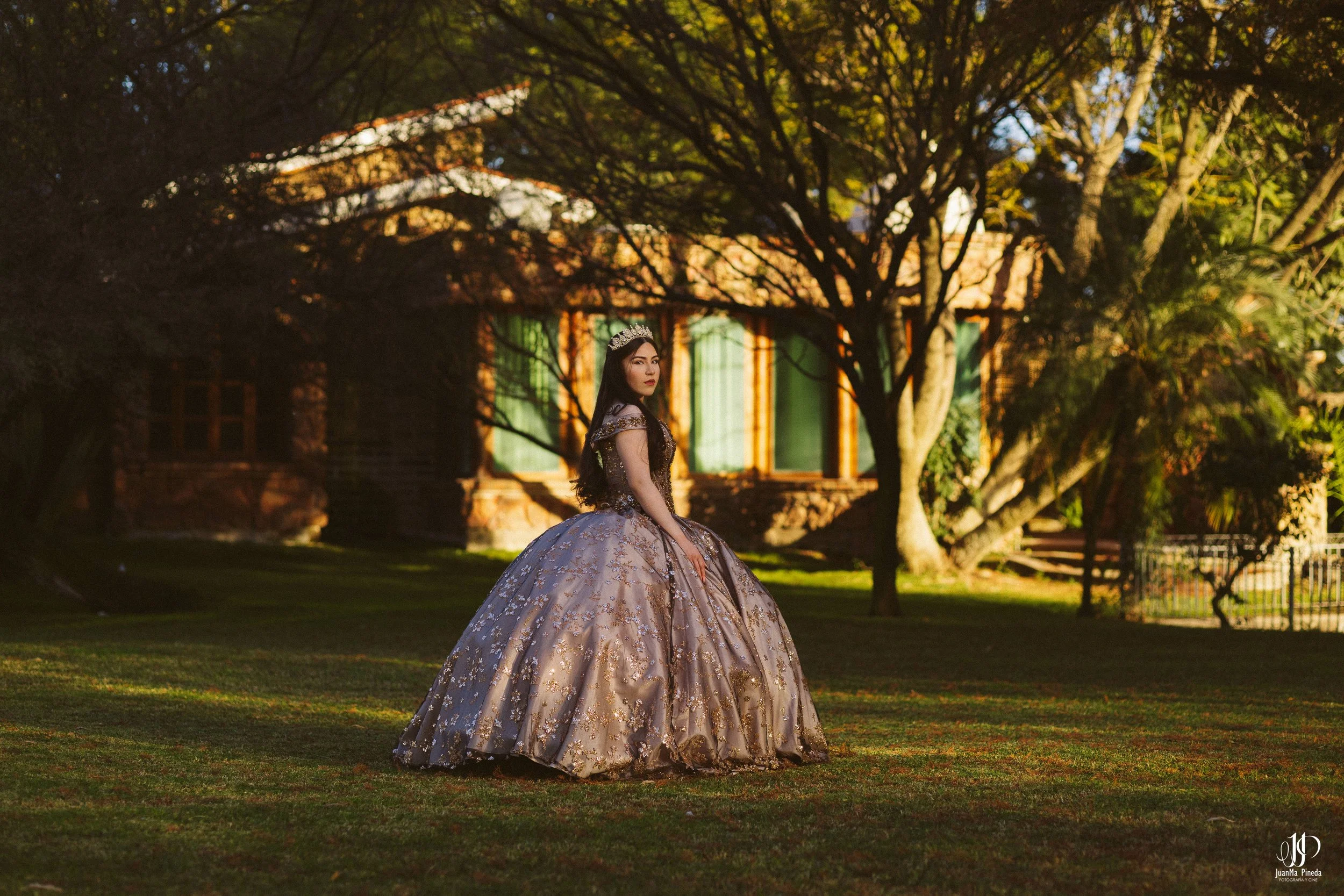  https://www.juanmapineda.com/fotografo-guadalajara/xv 