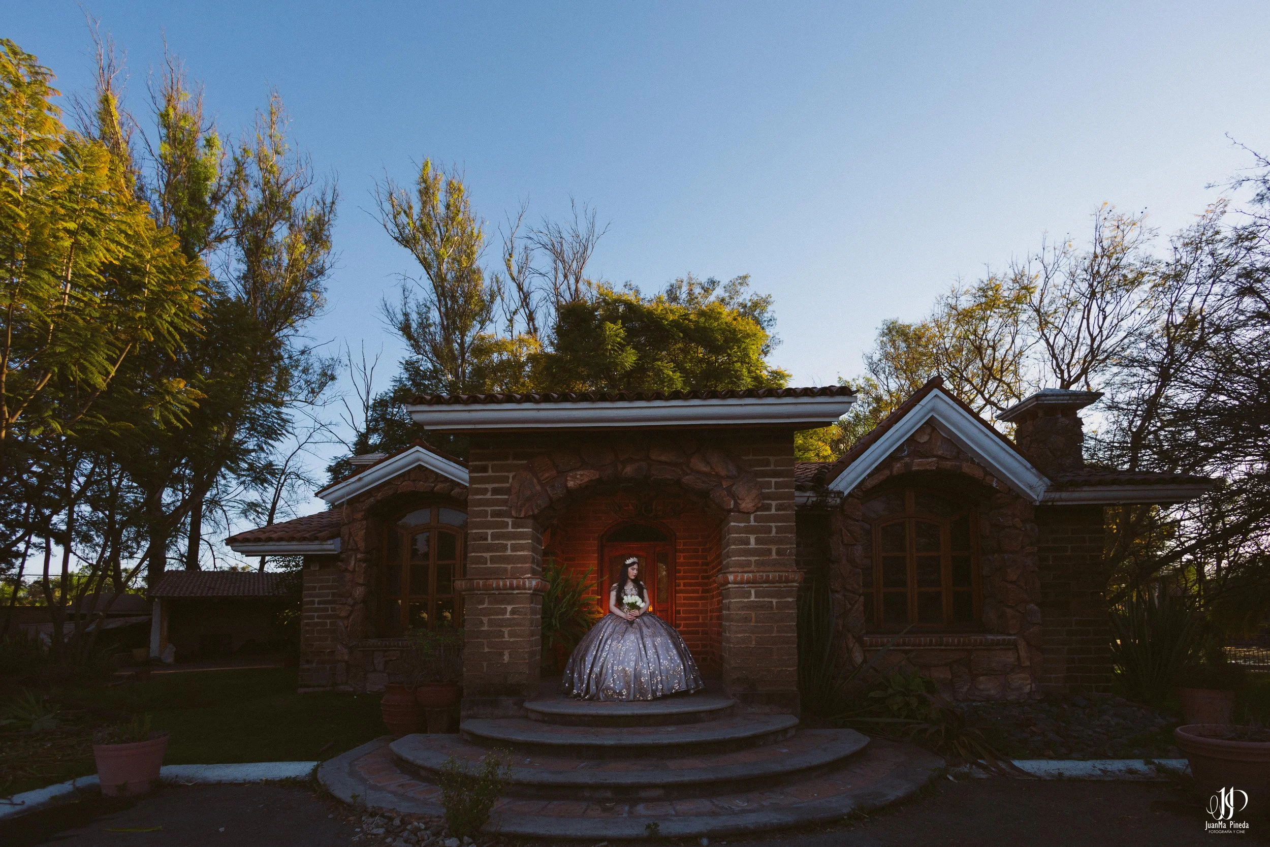  https://www.juanmapineda.com/fotografo-guadalajara/xv 