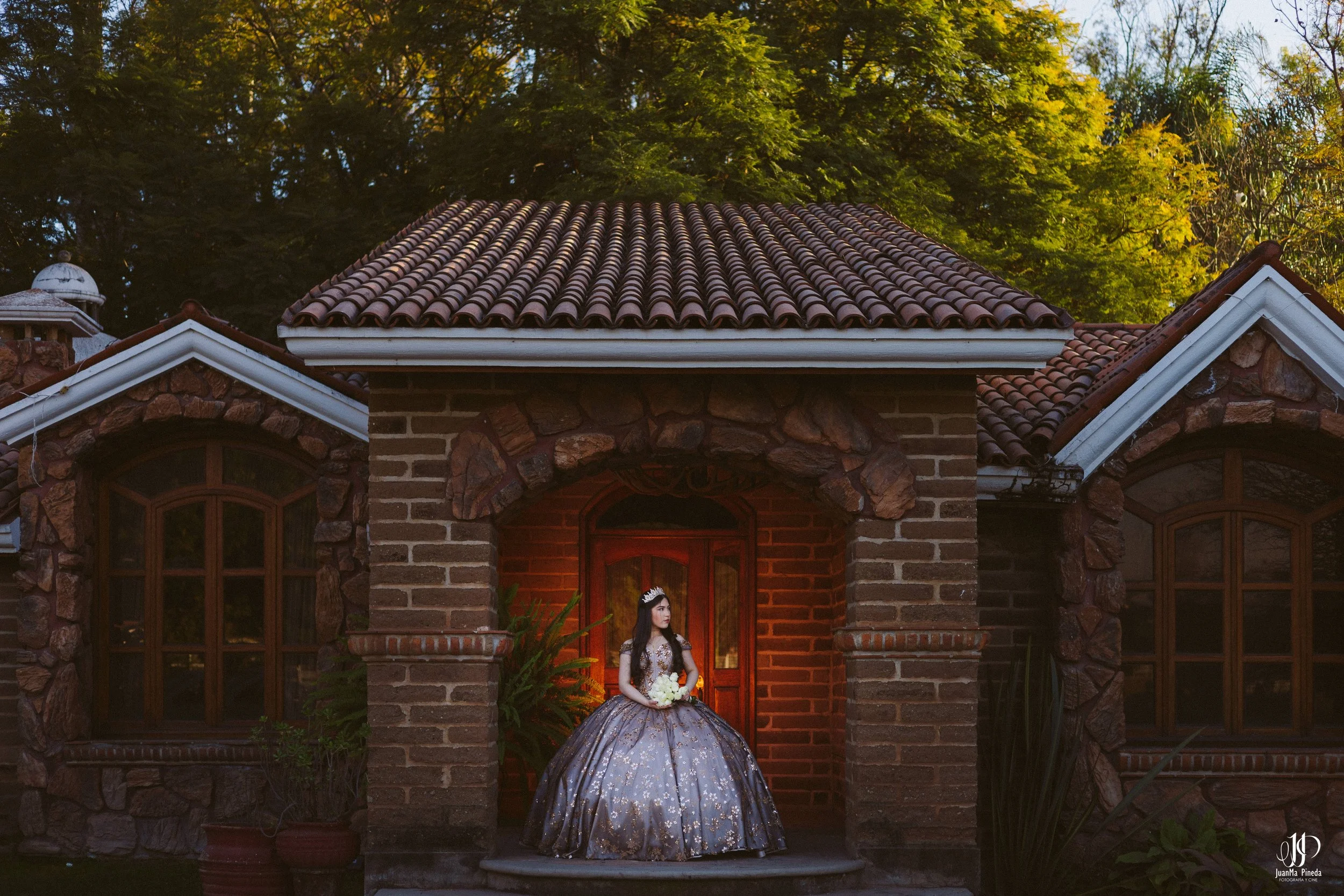  https://www.juanmapineda.com/fotografo-guadalajara/xv 