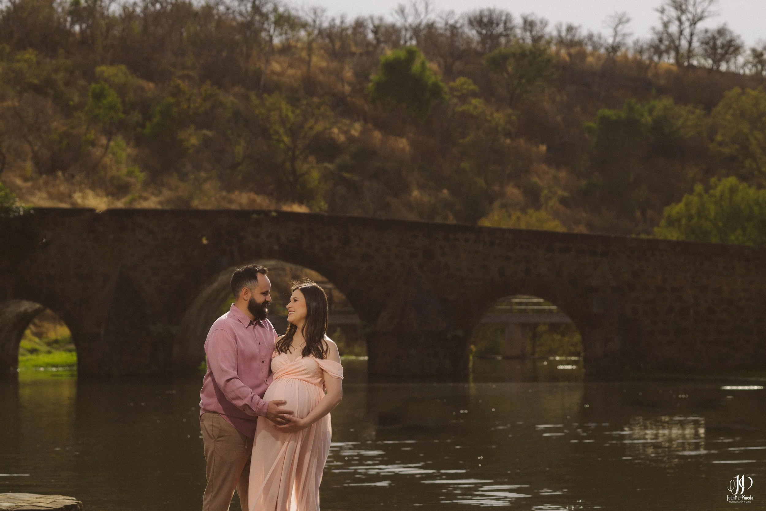  https://www.juanmapineda.com/blog/embarazo-maternidad/sesiones-fotograficas 