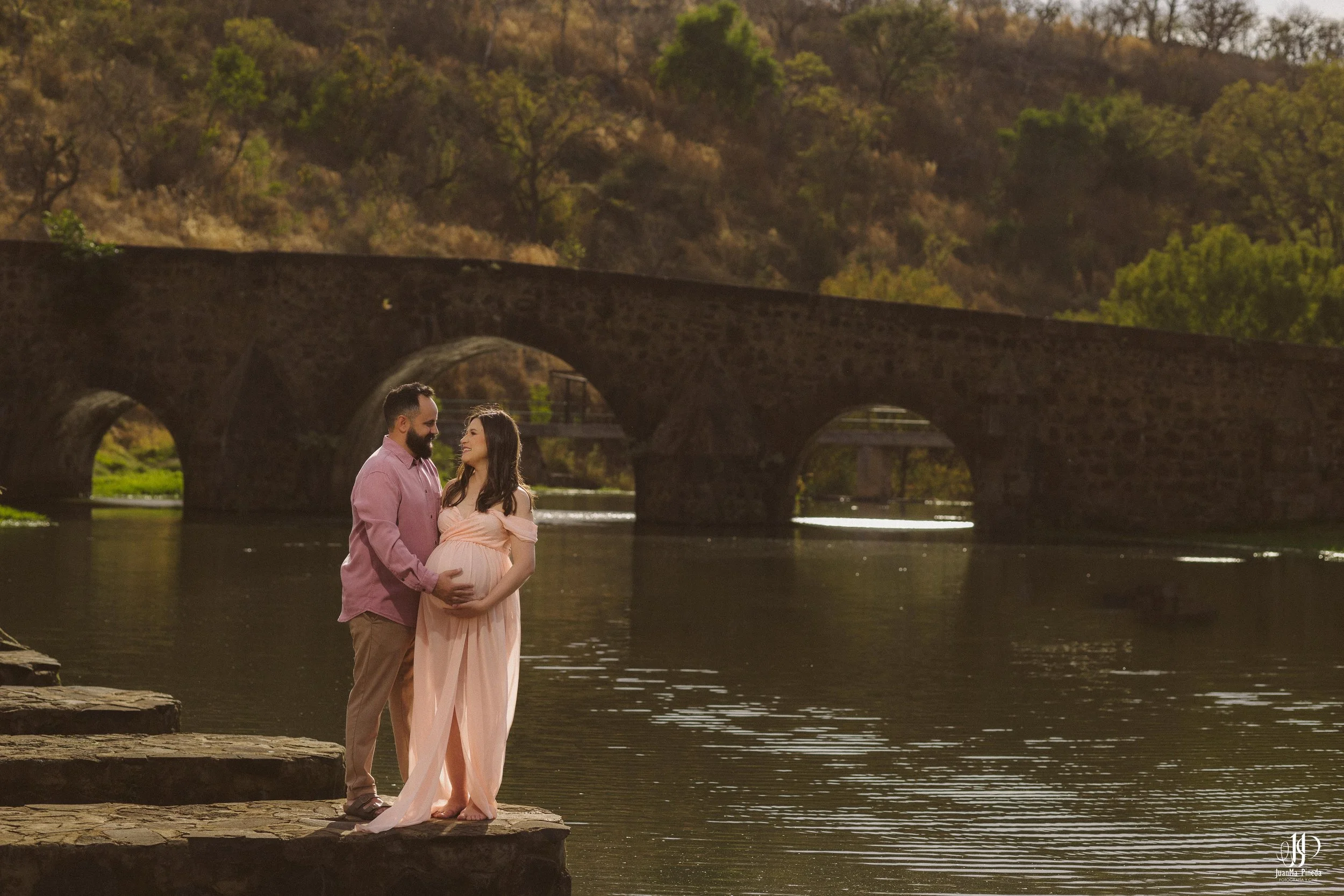  https://www.juanmapineda.com/blog/embarazo-maternidad/sesiones-fotograficas 