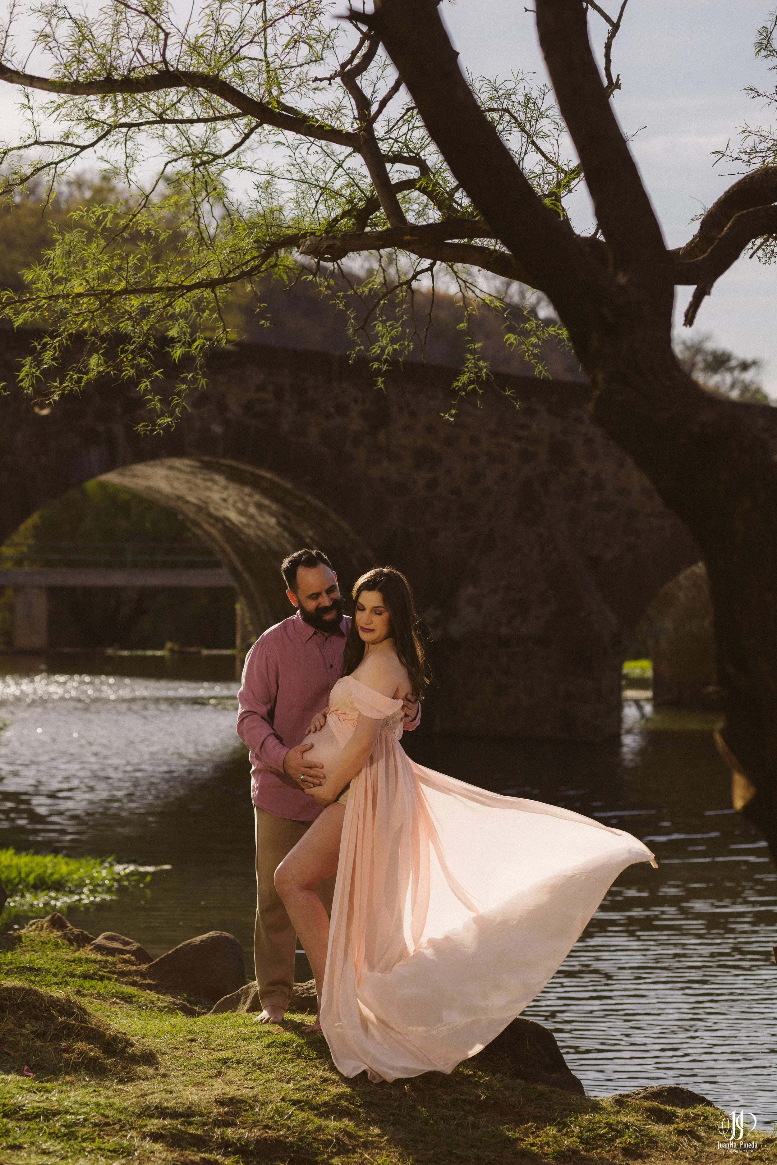  https://www.juanmapineda.com/blog/embarazo-maternidad/sesiones-fotograficas 