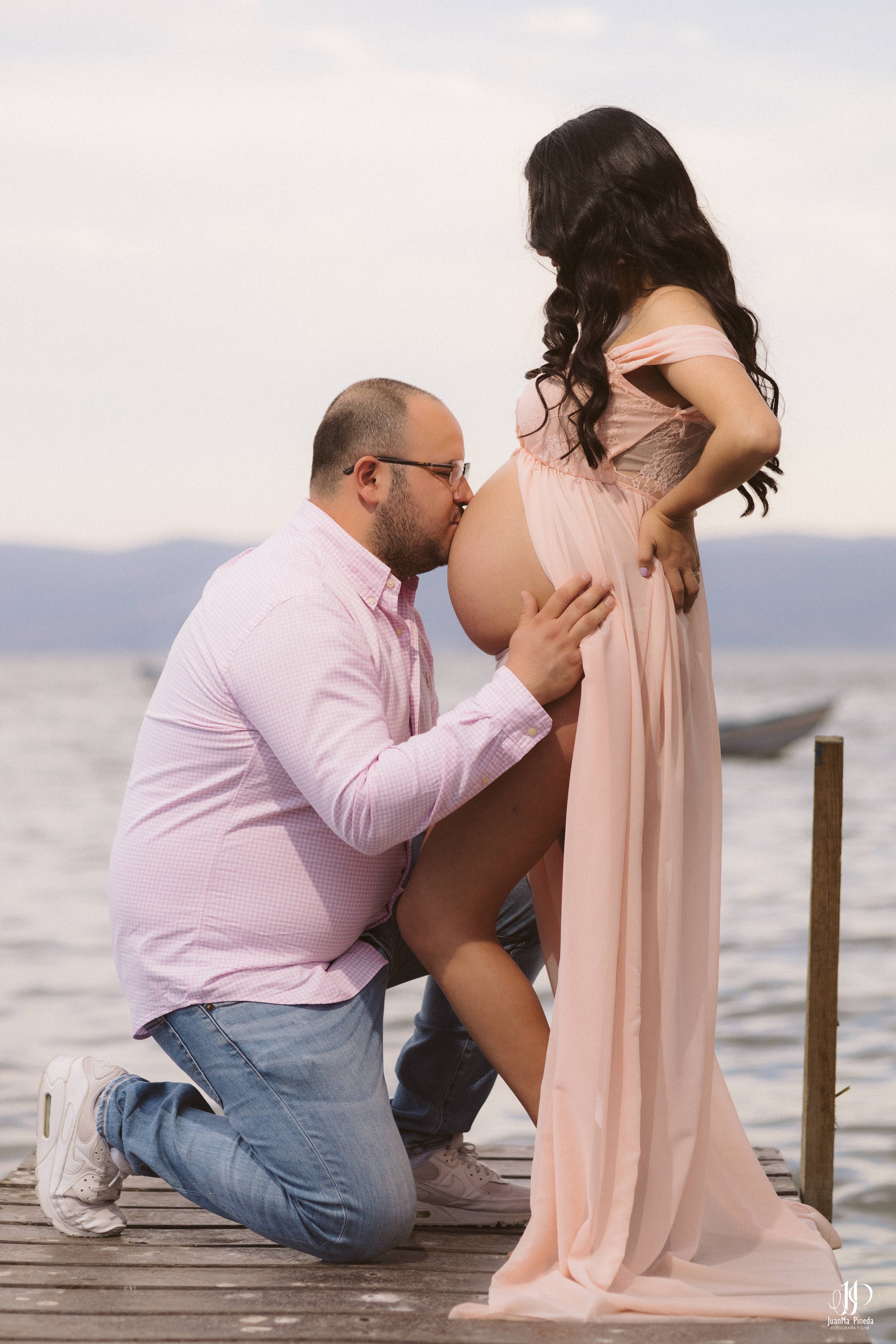  https://www.juanmapineda.com/blog/embarazo-maternidad/sesiones-fotograficas 