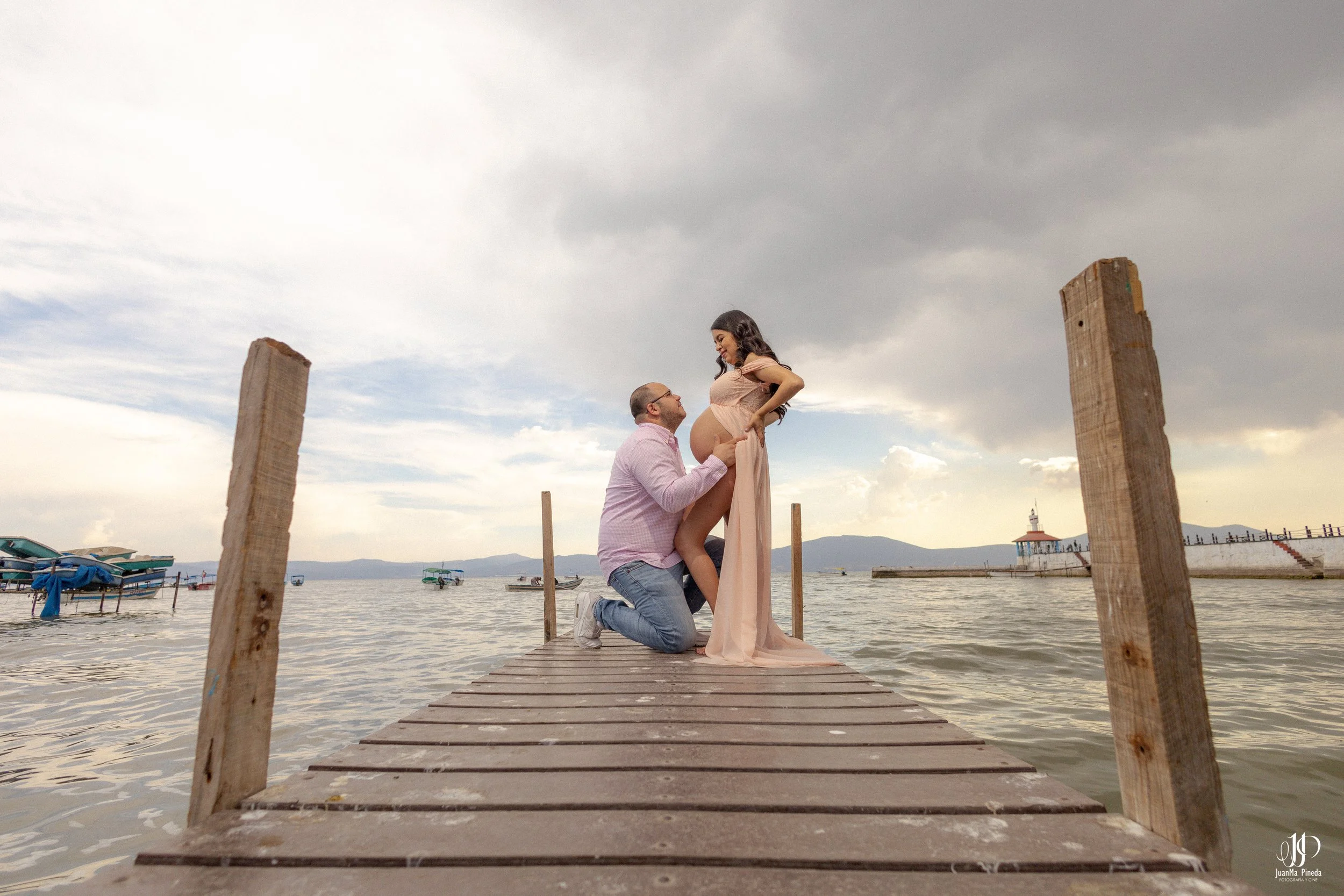  https://www.juanmapineda.com/blog/embarazo-maternidad/sesiones-fotograficas 