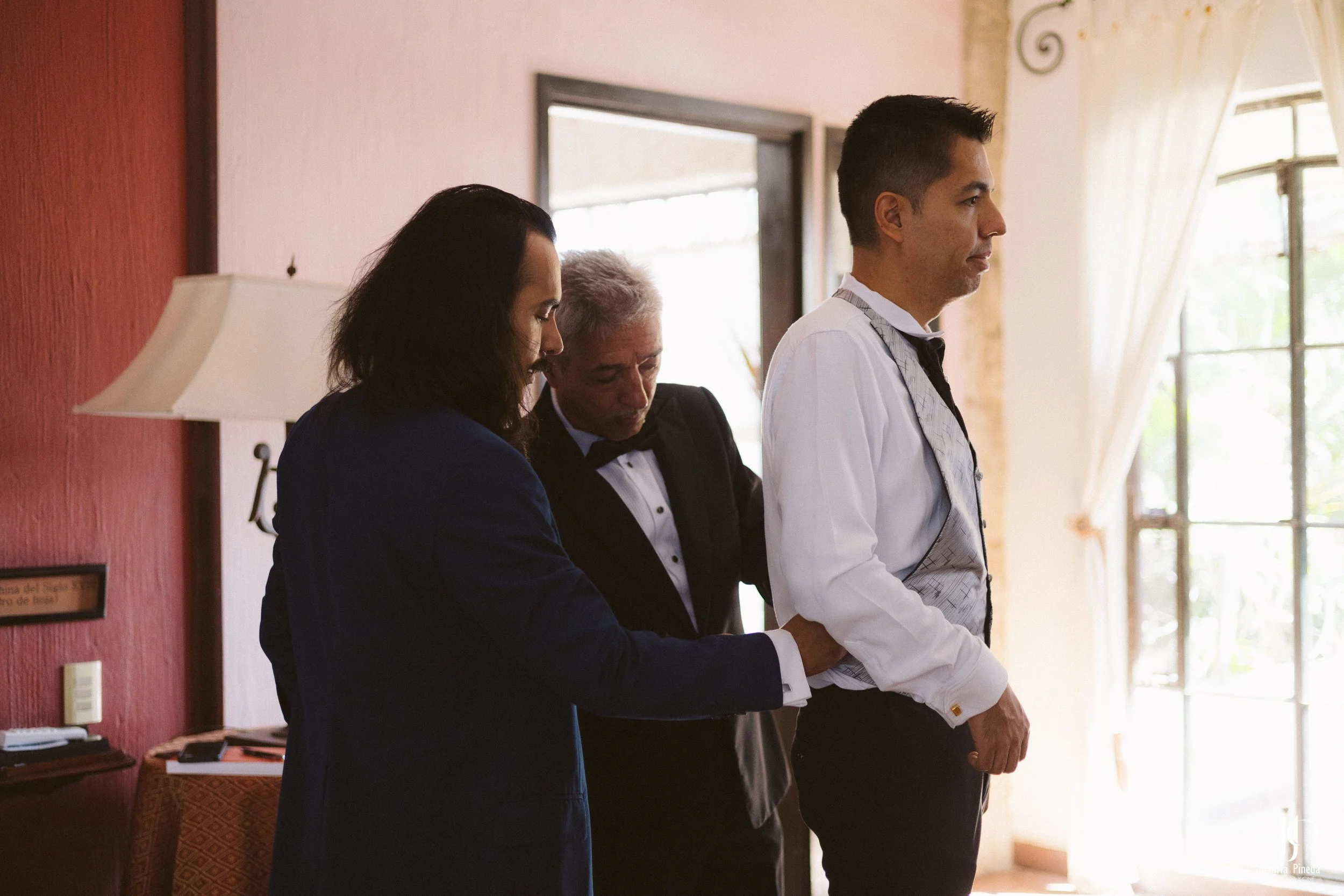 Getting Ready+Hacienda Magdalena-15.jpg